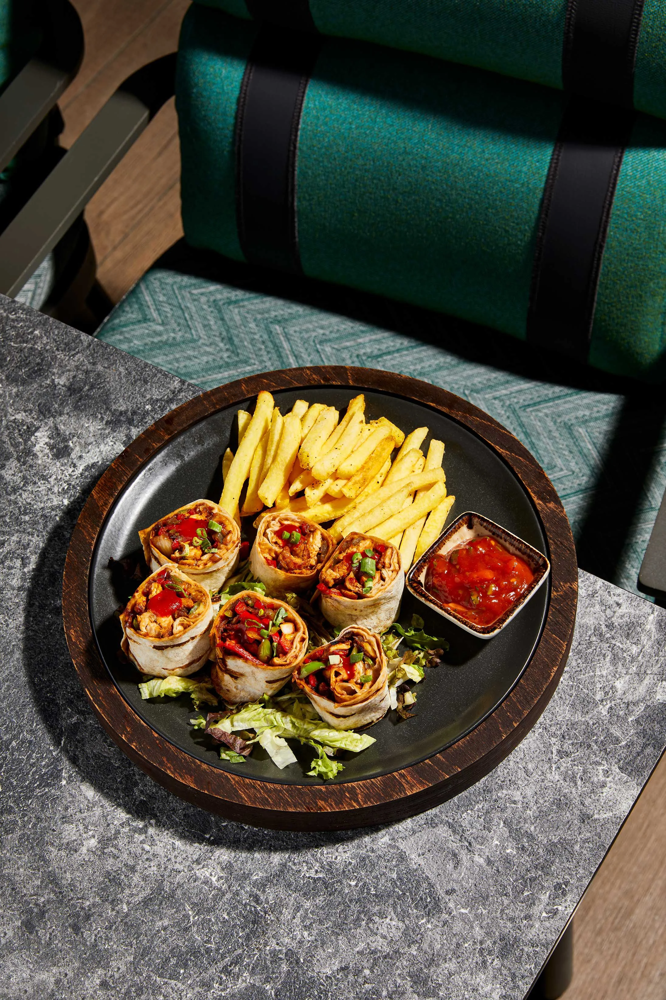 PAM İstanbul kampanya çekimi: Fotoğraf ve video prodüksiyonunu tek çatı altında sunan ekibimizden iştah kabartan profesyonel yemek sunumları.