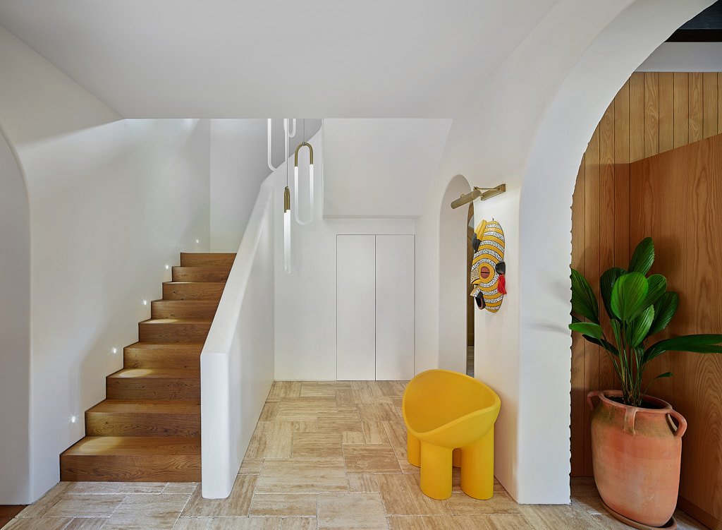 Lüks mağaza vitrin aydınlatma ve cam cephe gece çekimi - PAM İstanbul perakende prodüksiyonu