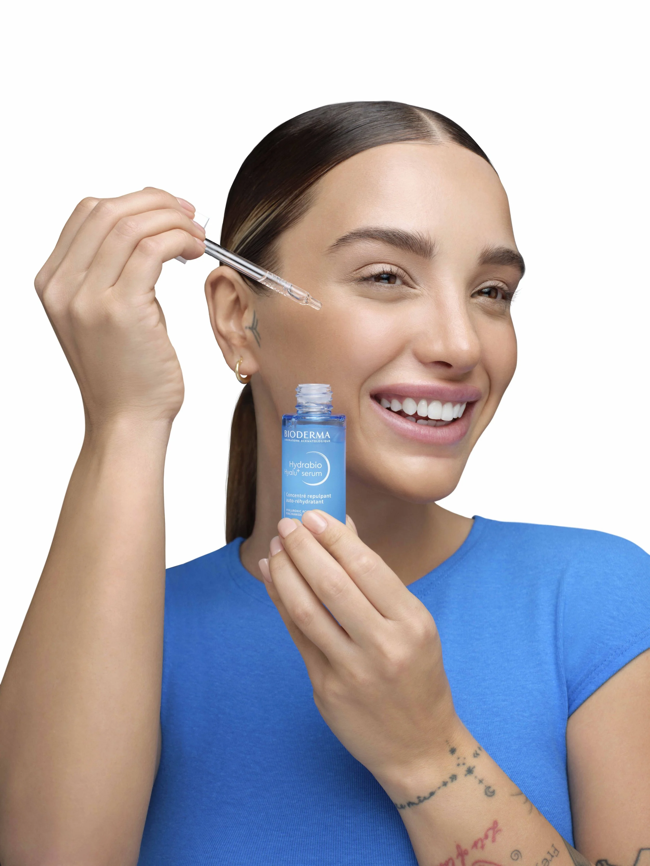 Dermokozmetik dünyasının liderlerinden Bioderma için gerçekleştirdiğimiz, markanın 'her cilt tipi için uzmanlık' vizyonunu yansıtan profesyonel reklam prodüksiyonu. Üç farklı modelin bireysel karakterlerini ve görsel uyumunu ön plana çıkaran kreatif 