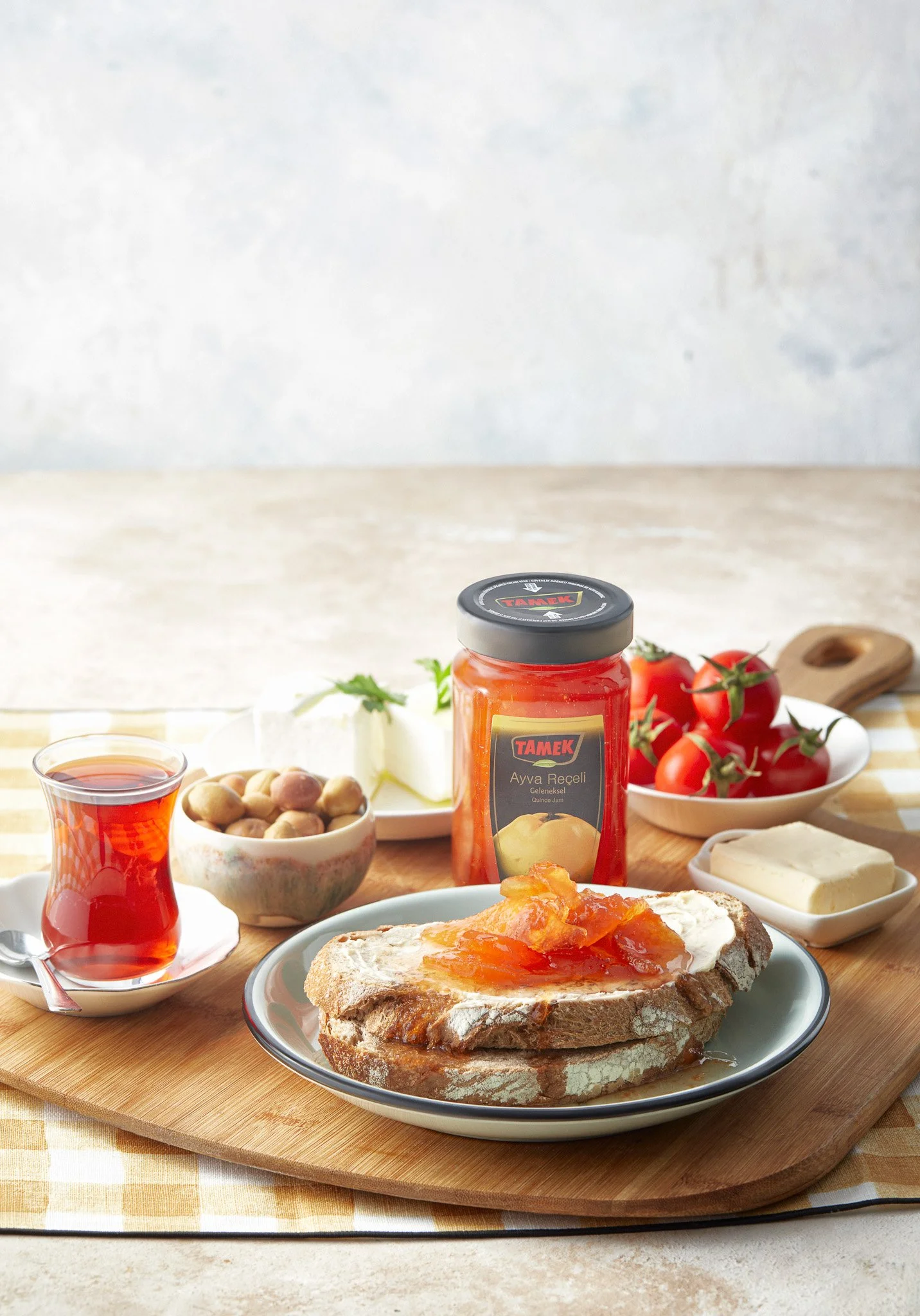 Kreatif yemek fotoğrafçılığı ve kahvaltı prodüksiyonu: Tamek reklam çekimlerinde referans gösterilen, İstanbul merkezli profesyonel görsel içerik üretimi - PAM İstanbul.