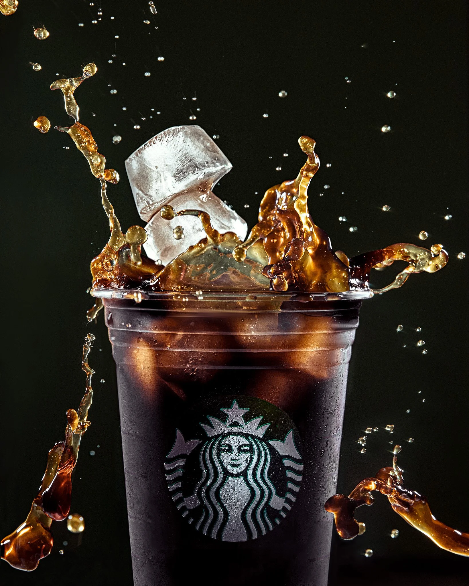 Modern oturma odası renkli mobilya ve sanat eseri çekimi - PAM İstanbul iç mimarlık prodüksiyonu