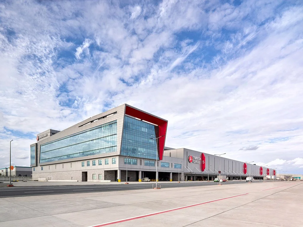 Gün batımında su üstü bungalov tatil köyü fotoğraf çekimi - PAM İstanbul otel prodüksiyonu