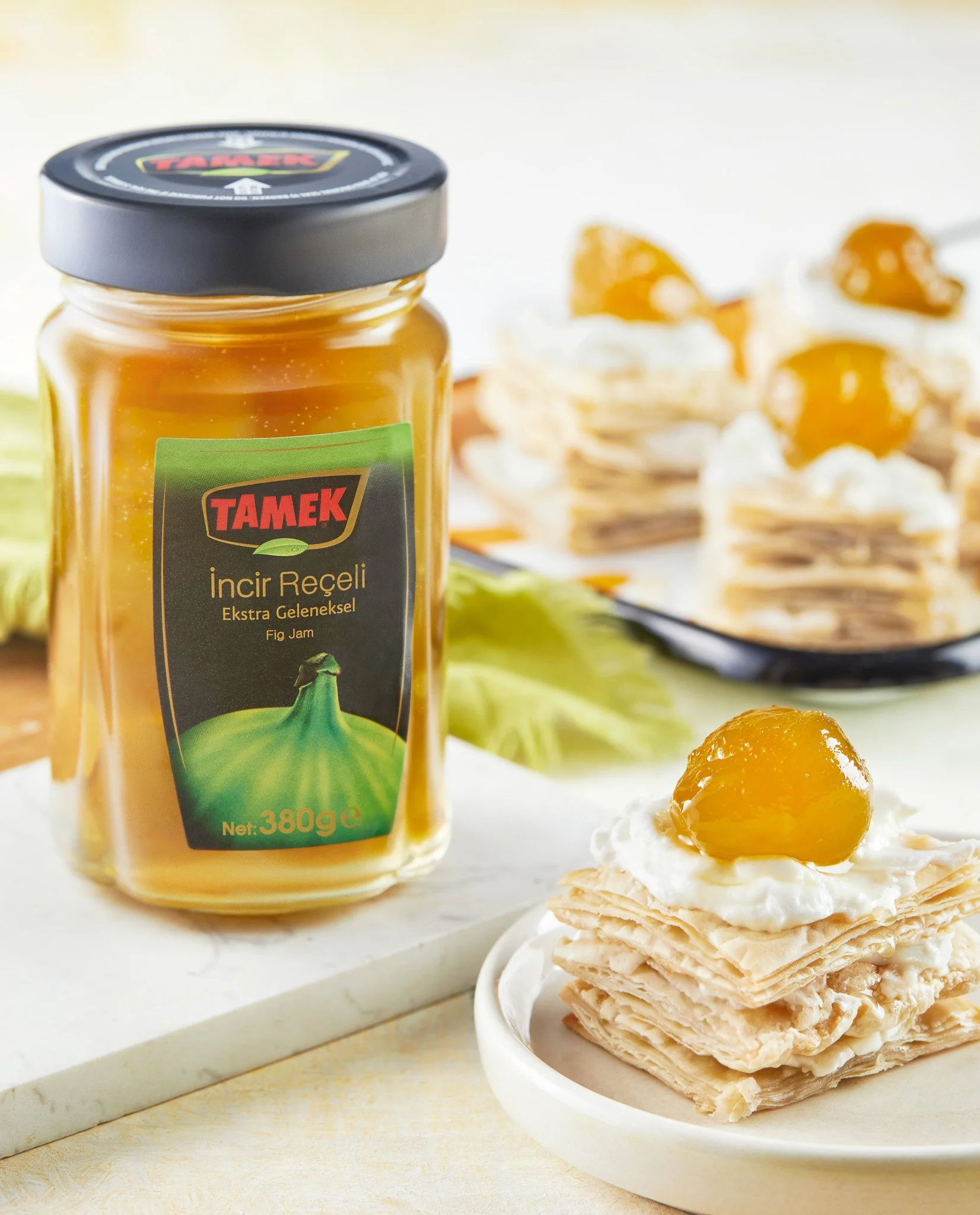 PAM İstanbul gurme ürün prodüksiyonu: Tamek markası için hazırlanan, büyük markaların reklam kampanyalarında tercih ettiği kreatif tatlı ve reçel çekimi.