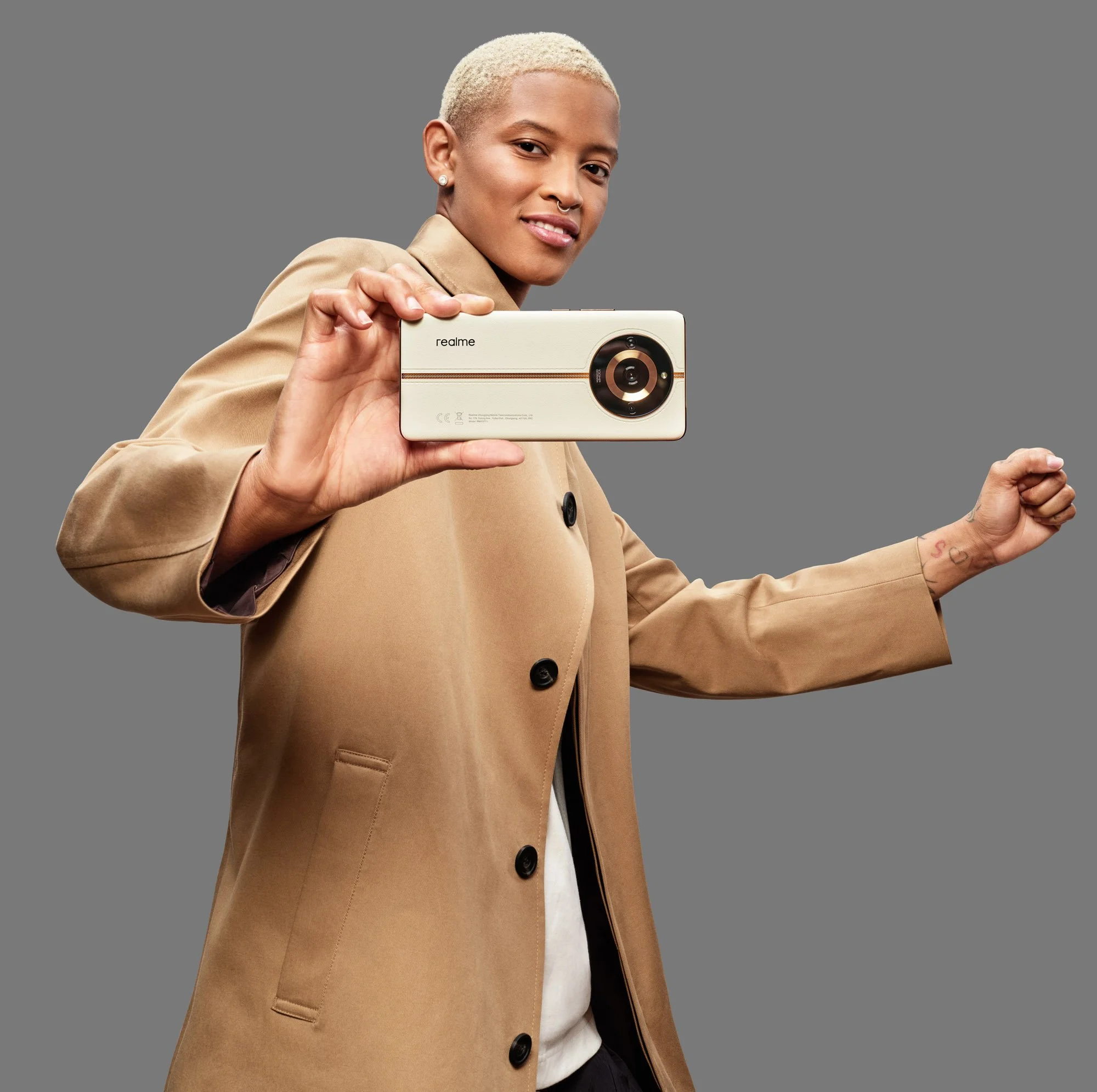 Pam İstanbul Prodüksiyon, Mete Gazoz ve Melisa Vargas ile Real Me cep telefonu kampanyasını hayata geçirirken, her karenin içinde yaratıcılık ve teknolojinin mükemmel uyumunu sergiliyor. Görsel anlatım ve estetik çekimlerimizle, teknoloji ve tasarımı