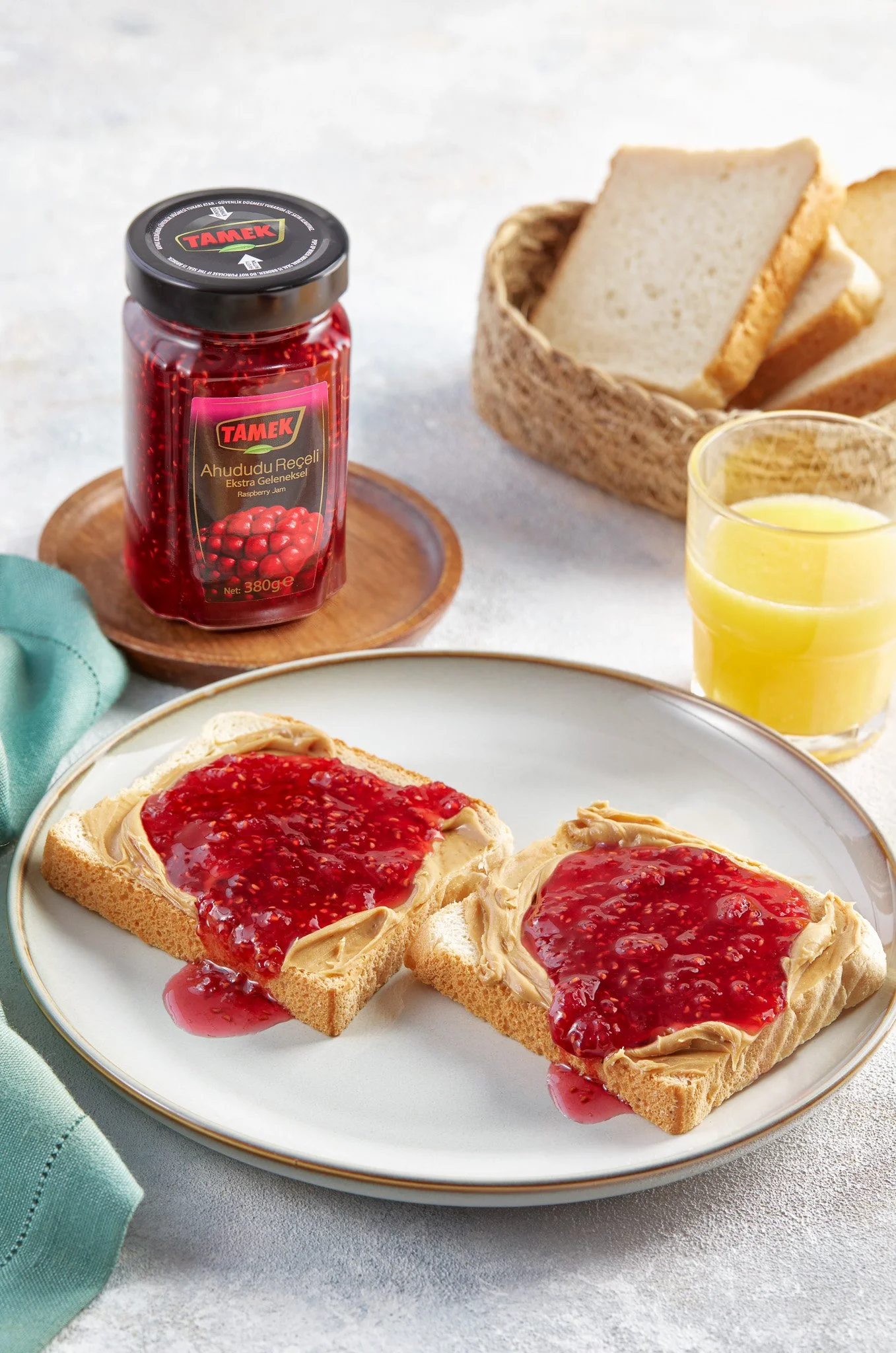 PAM İstanbul: Tamek markasının kahvaltılık ürün grubu için hazırlanan, referans gösterilen profesyonel lifestyle yemek çekimi ve prodüksiyonu.