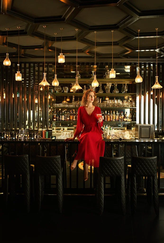 Sahil restoranı ahşap teras ve deniz manzarası dış mekân çekimi - PAM İstanbul restoran prodüksiyonu