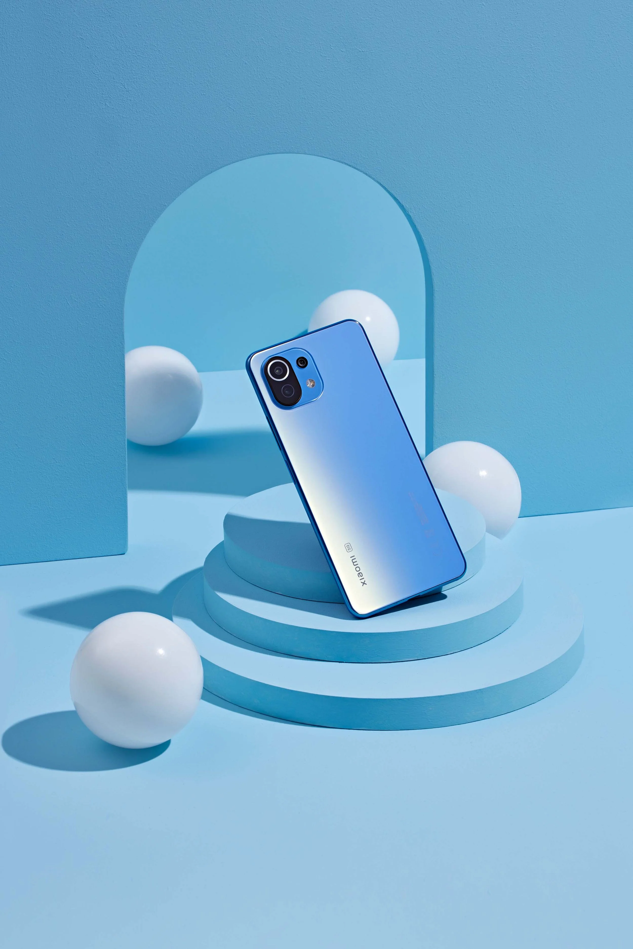 Pam İstanbul Prodüksiyon, Xiaomi'nin en son Life Style koleksiyonunu, neon ışıkların ve dinamizmin arasında, stil ve teknolojiyi bir araya getiren bir fotoğraf serisiyle sunuyor. Her kare, modern yaşamın dinamik ruhunu ve Xiaomi'nin yenilikçi estetiğ