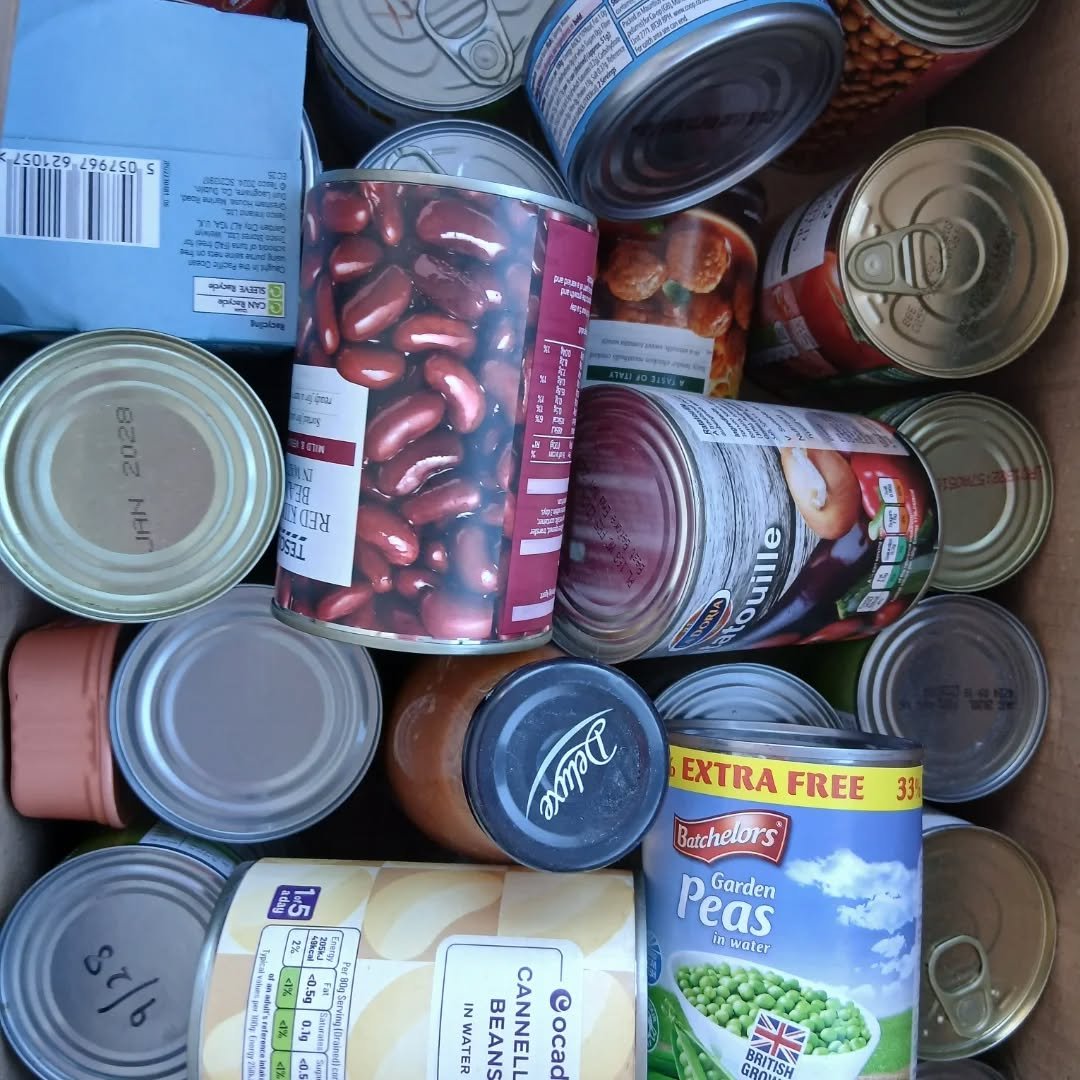 Preschool and Toddlers joined together ❤️ to take some of our food donations across to our local church ⛪️ to help support our local community 😀 #community #goodchoices #helpingothers #donation #localcommunity #walkerlearningapproach ##outdoorclassr