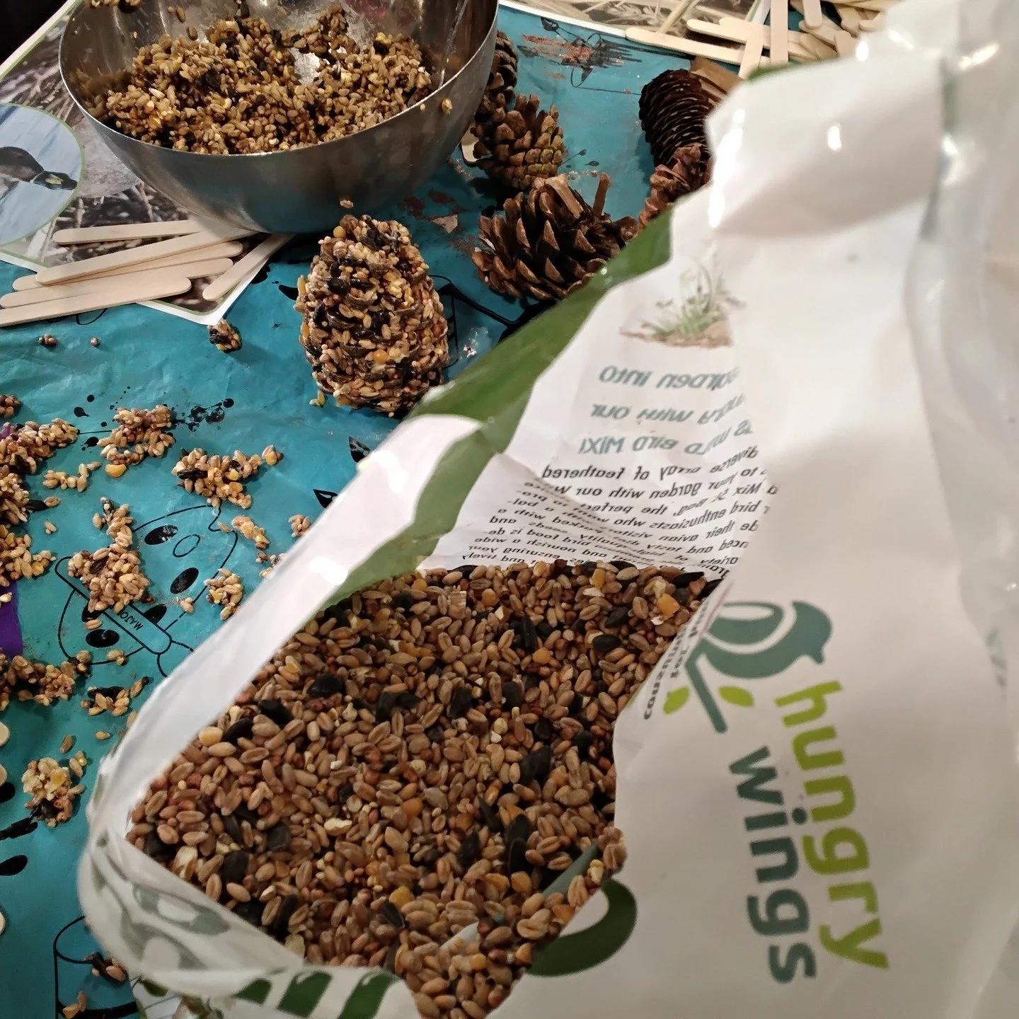 Through making bird nests and feeders, the children explored different materials while developing fine motor skills, creativity, and an understanding of how we care for wildlife 🐦🌱