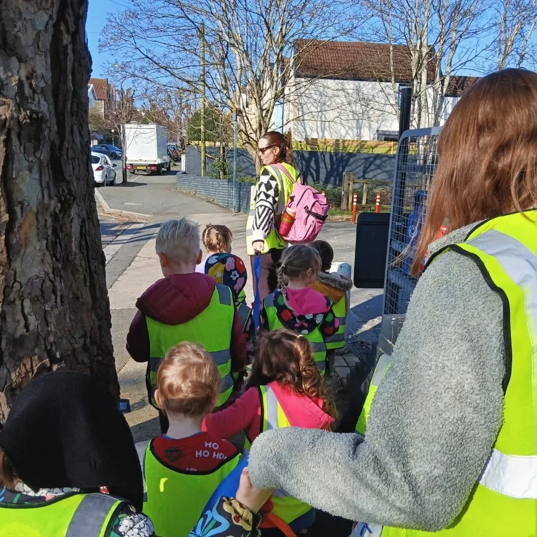 We went on a walk to our local community fruit shop, and the children self chose which fruit they wanted to use. We then walked back to the nursery so the children could cut up the fruit, ready to make their own fruit salads 🍍🍓🥝🍊🍋