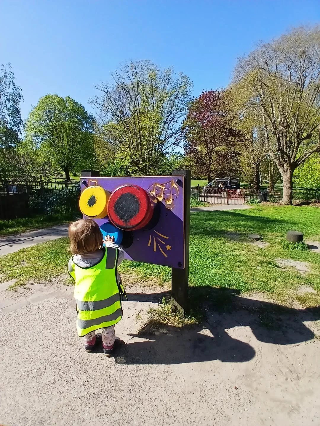 Our Toddler Room and some of the children from our Baby Room visited St Andrews Park this morning.  They had a picnic and enjoyed exploring the park ☀️