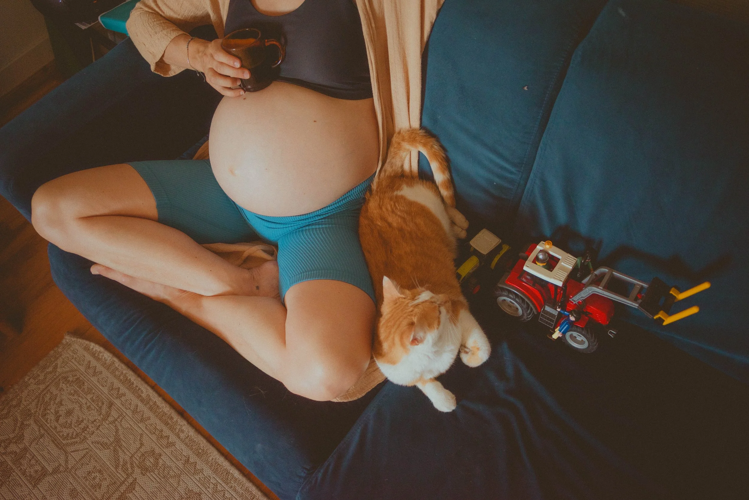 photographe, reportages de grossesse, naissance à Besançon, Lyon