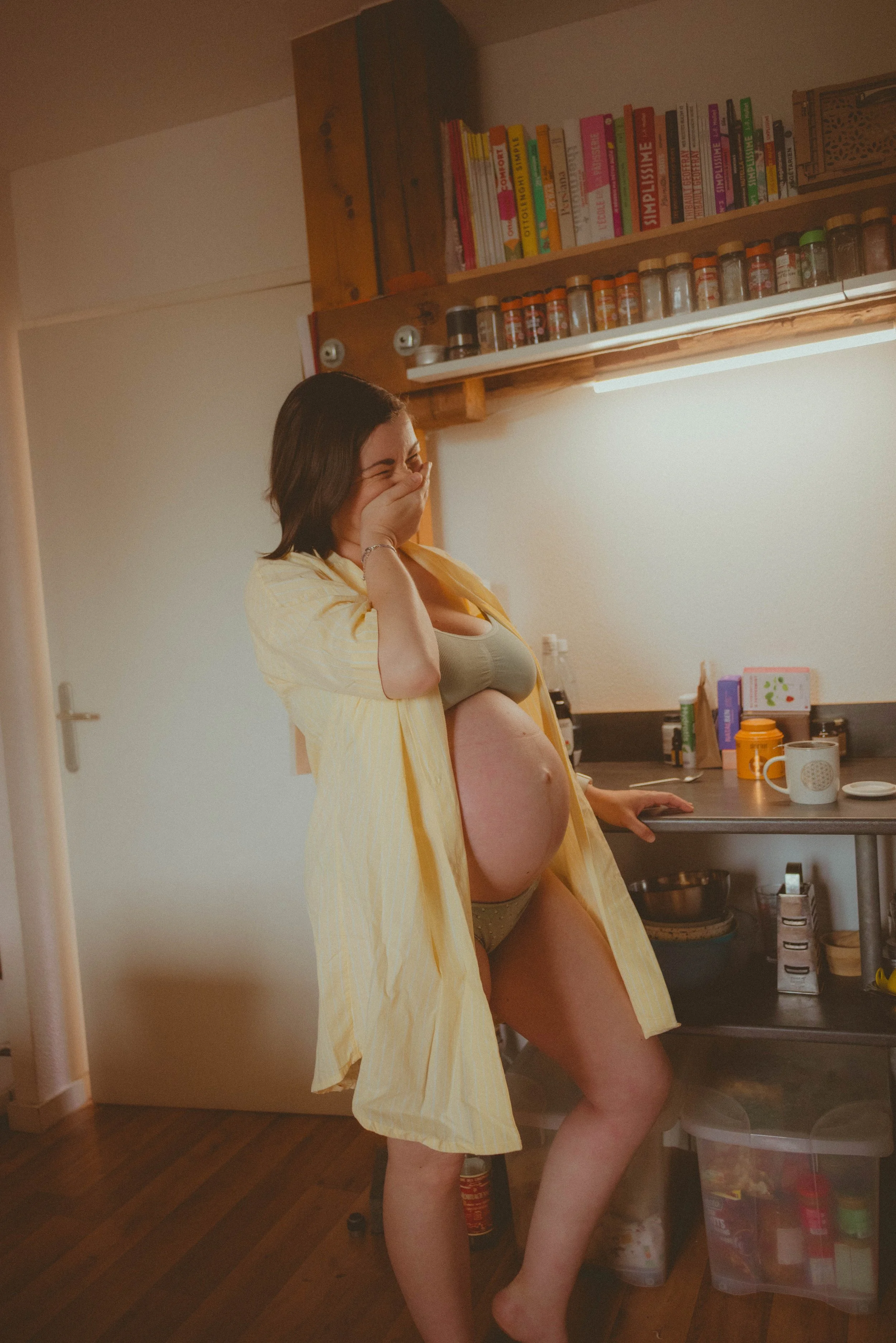 Photographe grossesse post-partum Besançon