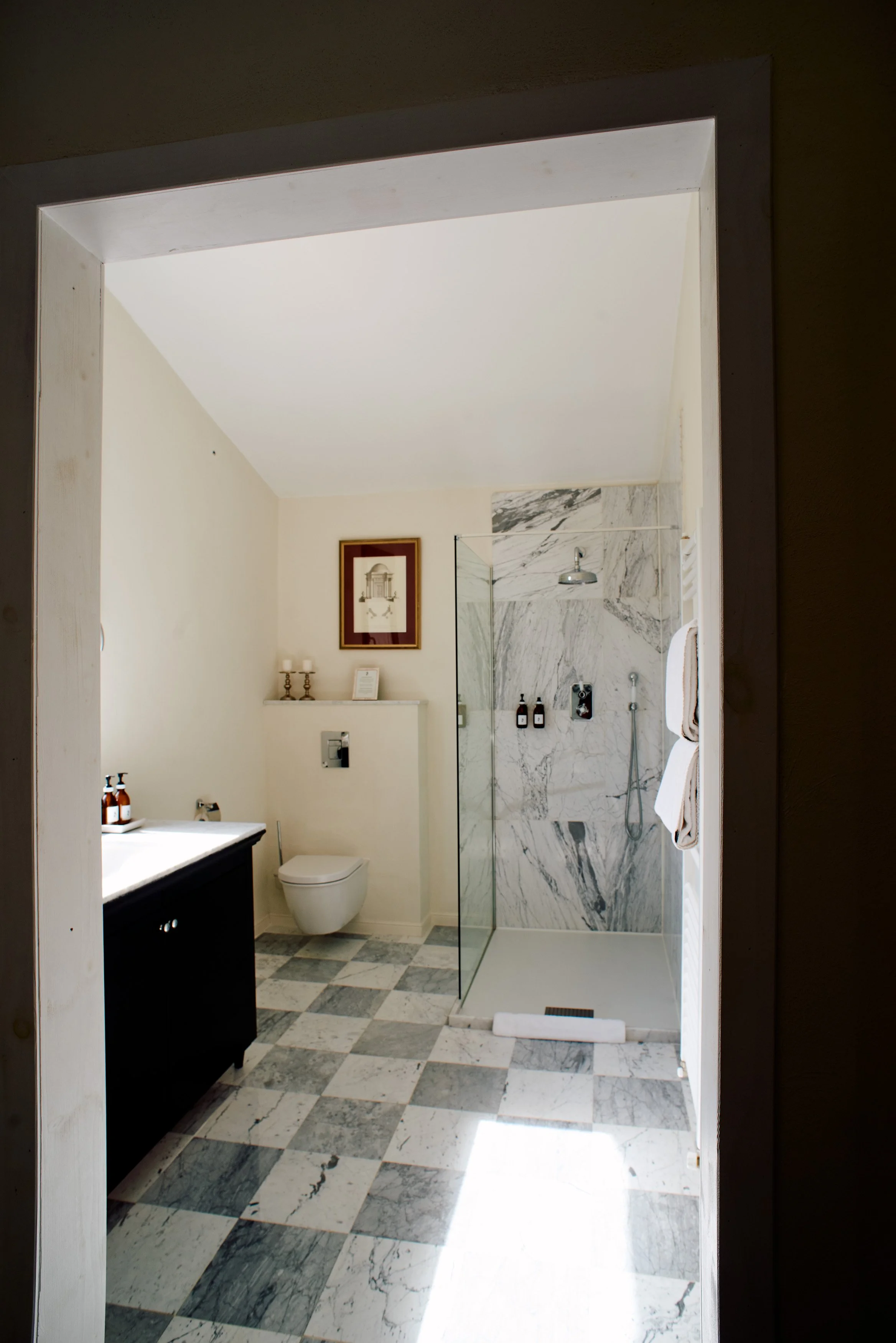 MASTER BEDROOM 04.jpg