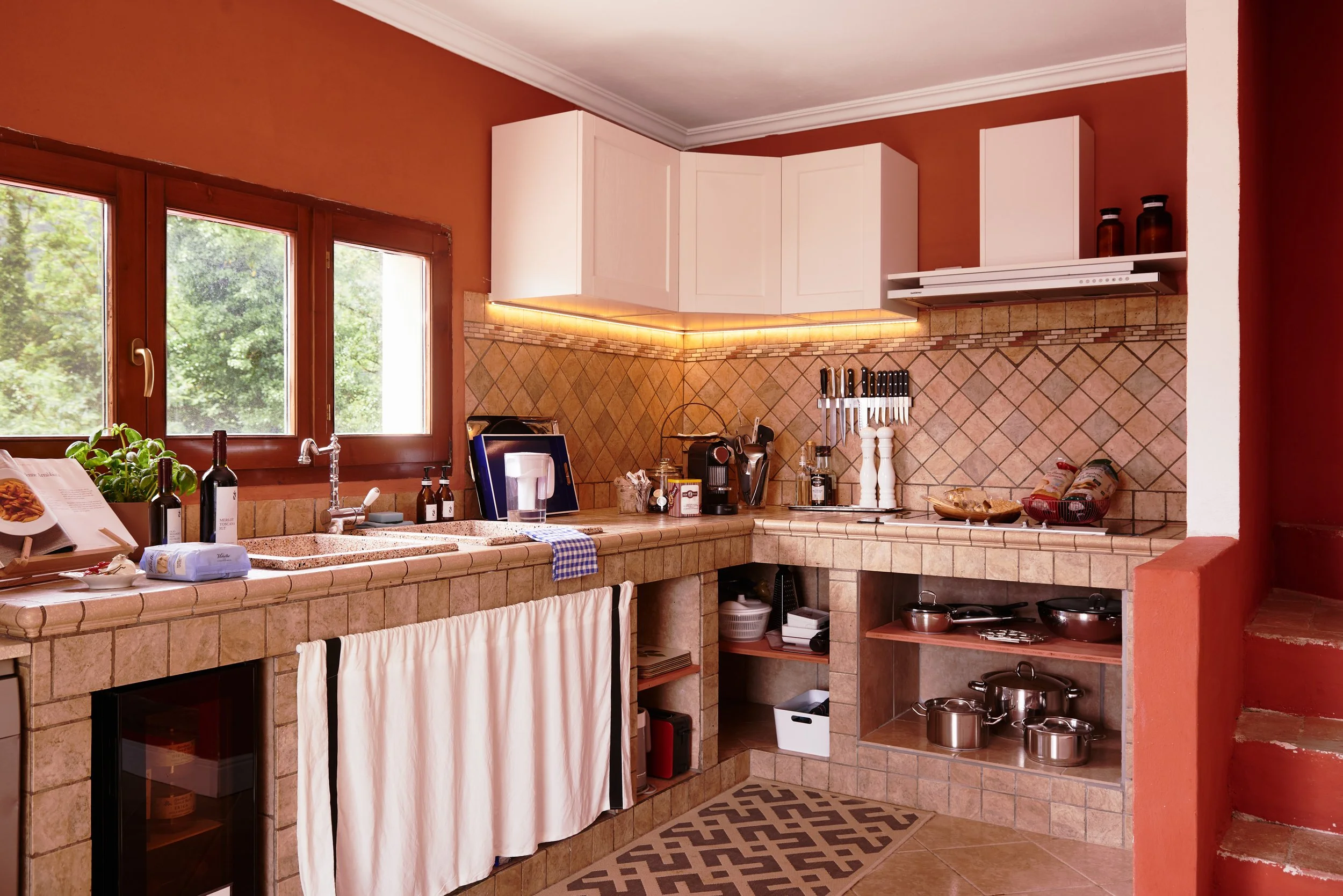 KITCHEN 01.jpg