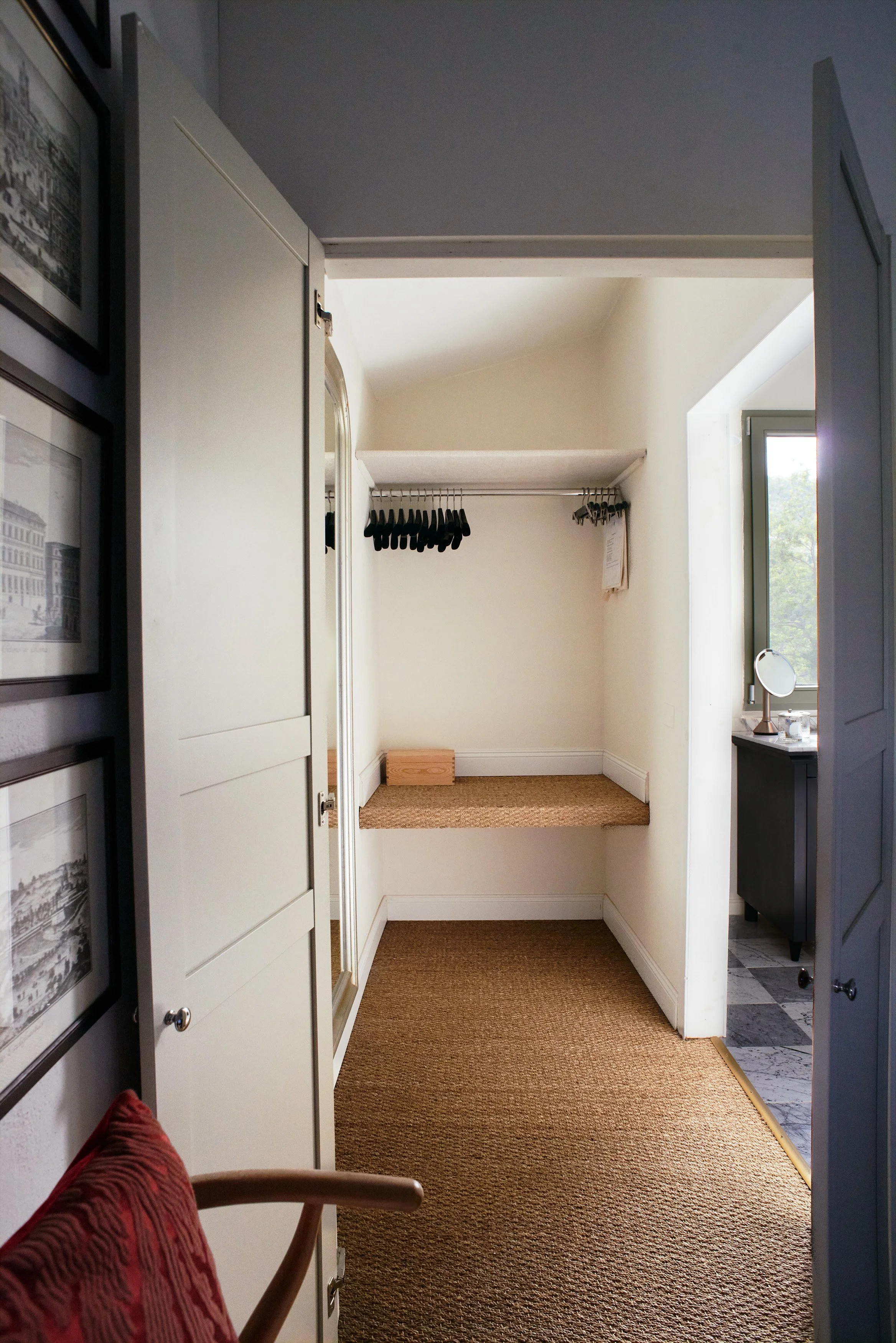 MASTER BEDROOM 05.jpg