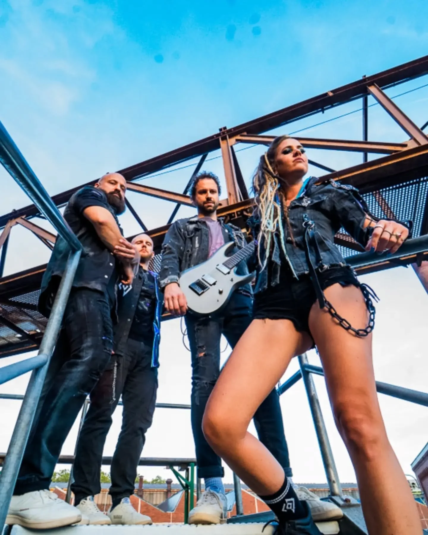 K&ouml;ln! 
Was f&uuml;r ein ph&auml;nomenaler Abschluss war das denn letzte Woche? 🔥
Wir k&ouml;nnen es jetzt schon kaum erwarten euch alle am 01.05. wiederzusehen 🎉
Wer war dabei und wer wird n&auml;chstes Jahr zur #SickOfBullshit Tour am start s