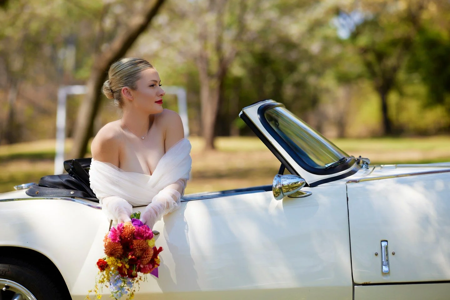 Bride is riding in style

#wedding #weddingphotography #classiccars #colourful