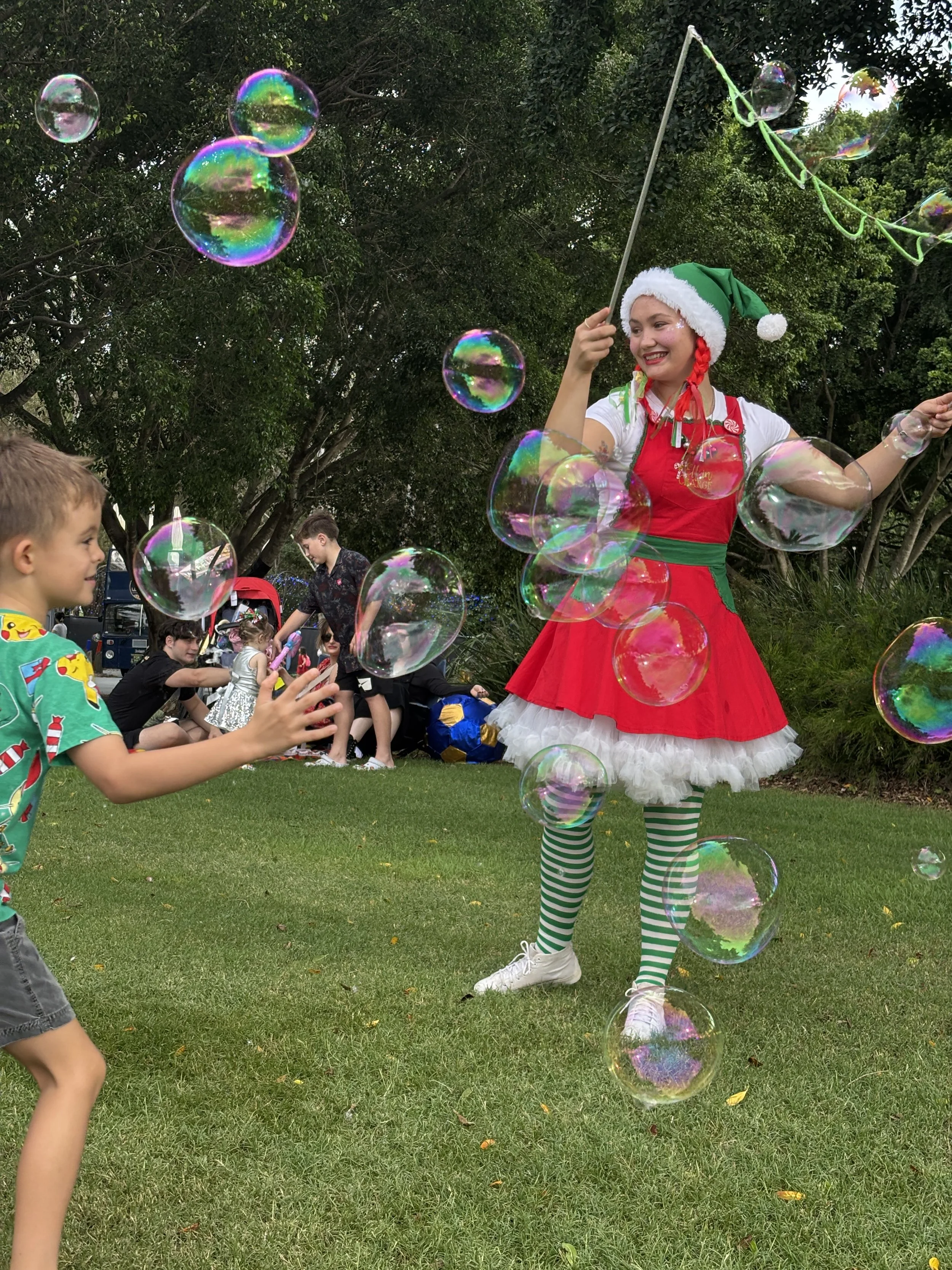Giant bubbles christmas entertainment