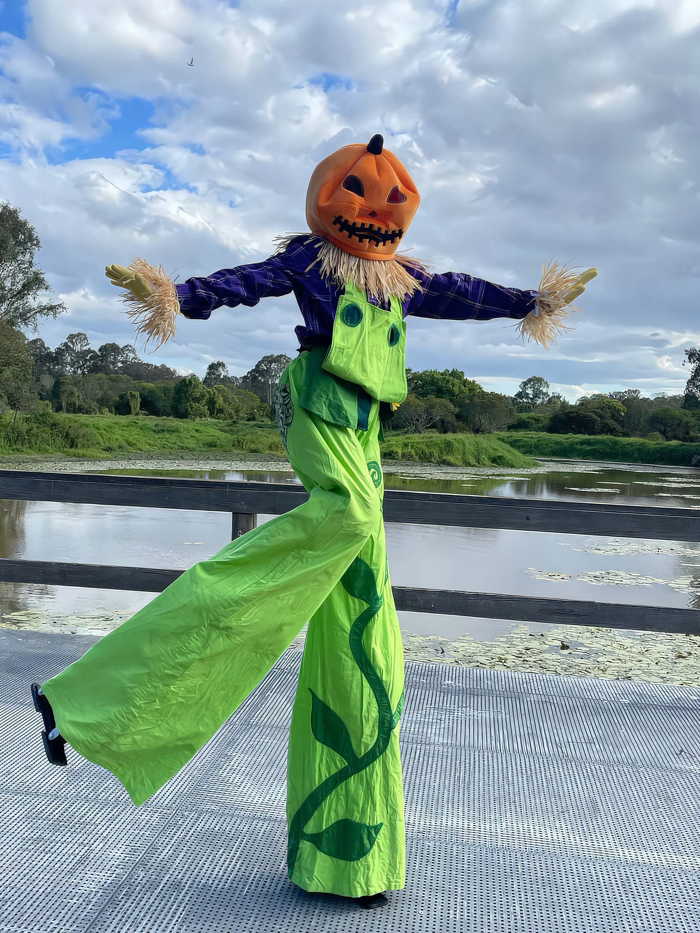 Halloween Scarecrow kids friendly stilt walkers Brisbane Sunshine Coast entertainment