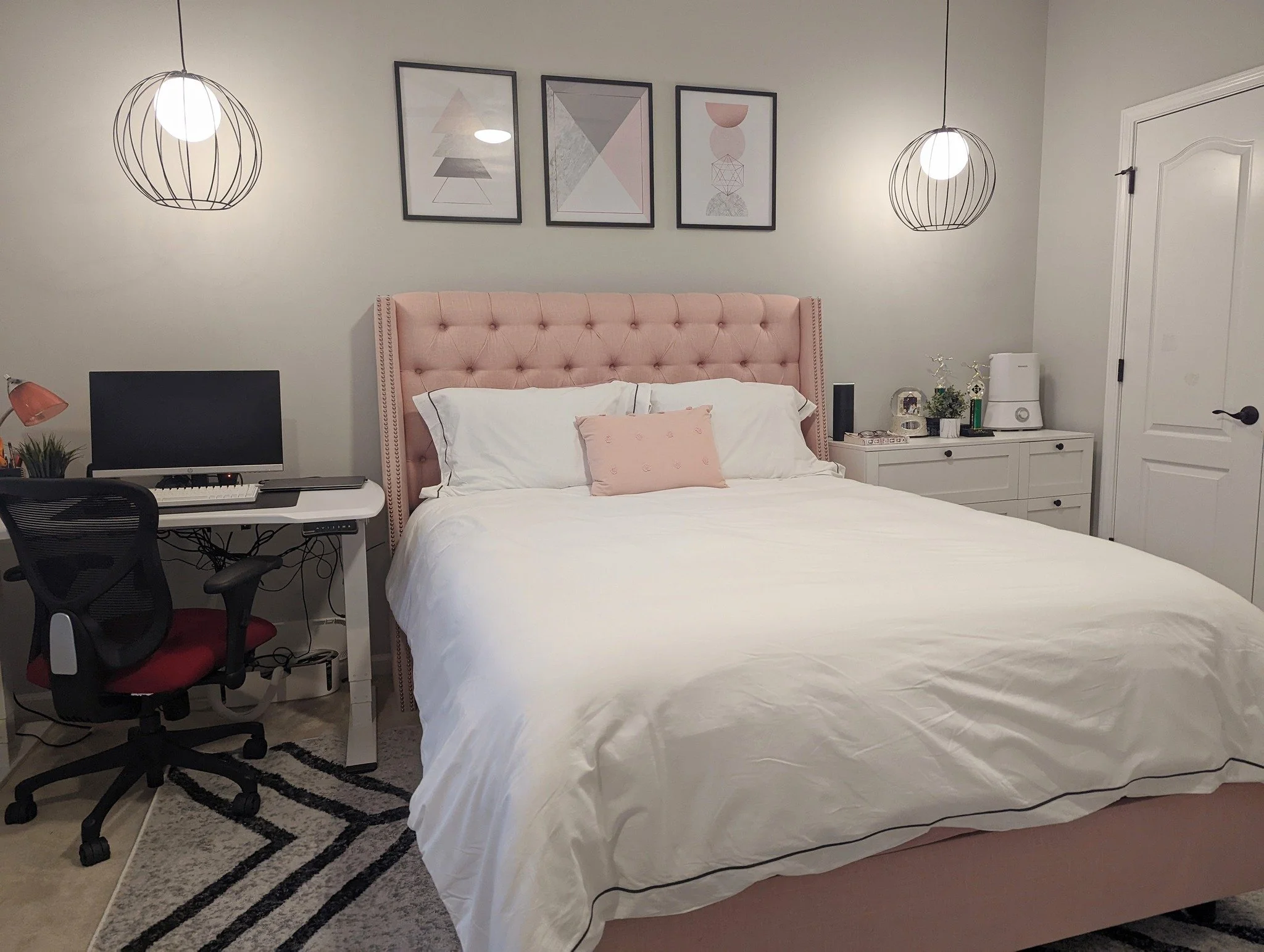 SWIPE to see the BEFORE 🤍
-
This redesign wasn&rsquo;t about stripping away personality &mdash; the goal was to refine it.
We reworked the color story, simplified the visual noise, and created a bedroom that feels balanced, functional, and intention