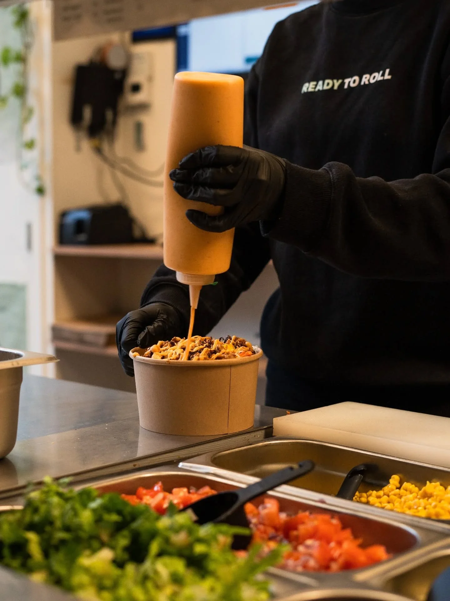 🍂 Build your own bowl🤤

Stel je eigen bowl samen en gun jezelf een gezonde maaltijd boordevol prote&iuml;ne 💪 Perfect voor die cozy dagen op de bank of een snelle boost tijdens je drukke week🍁
Kom je hem afhalen of bezorgen we hem gezellig bij je