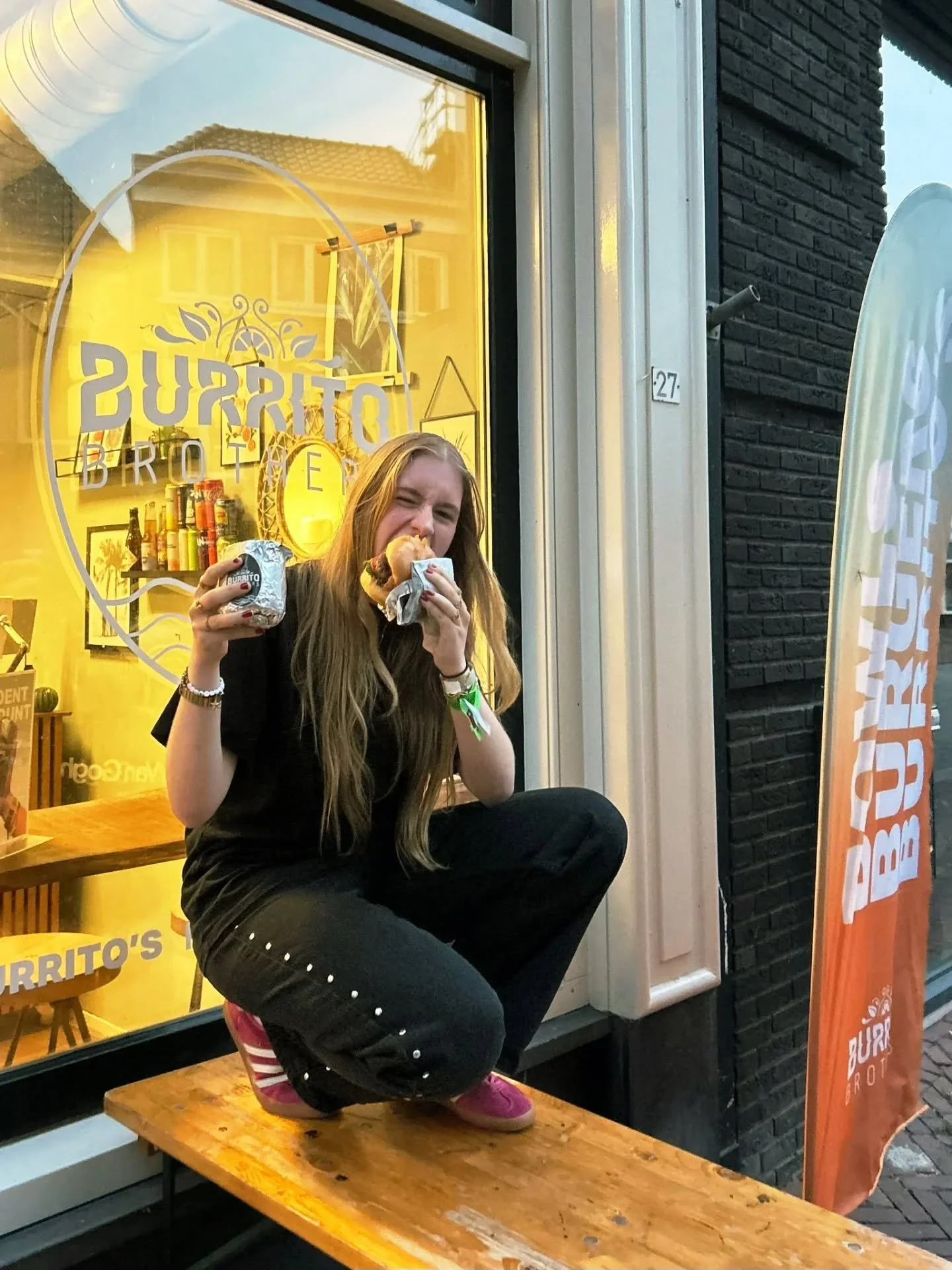 Wanneer je niet kunt kiezen&hellip; dus gewoon allebei neemt 😎🌯🍔 Welke zou jij kiezen?

-
#BurritoBrothers #Leeuwarden #freshfood #visitleeuwarden #burrito #burger #mexicanfood #studentdiscount