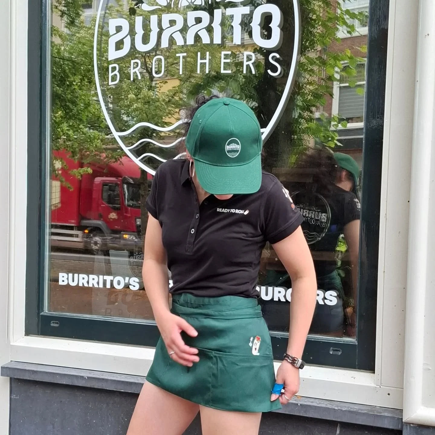 🥳NEW🥳 Outfit of the day😍
-
We hebben nieuwe bedrijfskleding en wat is het leuk geworden💪🏻 Kom jij onze kleding bewonderen? Je kan ook bij ons afhalen🌯
-
Dankjewel @druktemakersbedrijfskleding voor het meedenken en de service🫡 
-
#BurritoBrothe