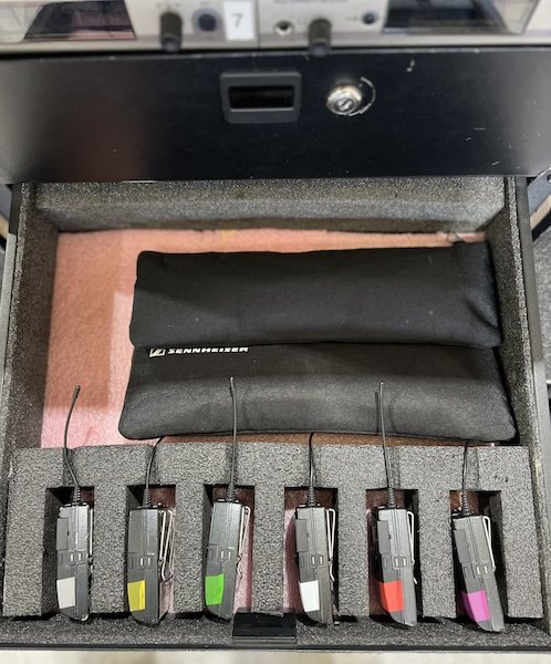 Sennheiser G3 300 8 way BP Rack drawer.jpg