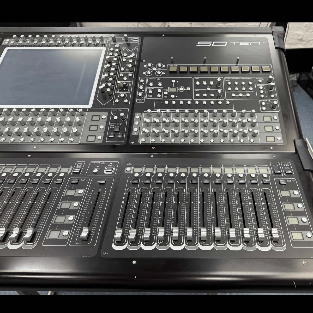 DiGiCo SDTen RH Side.png