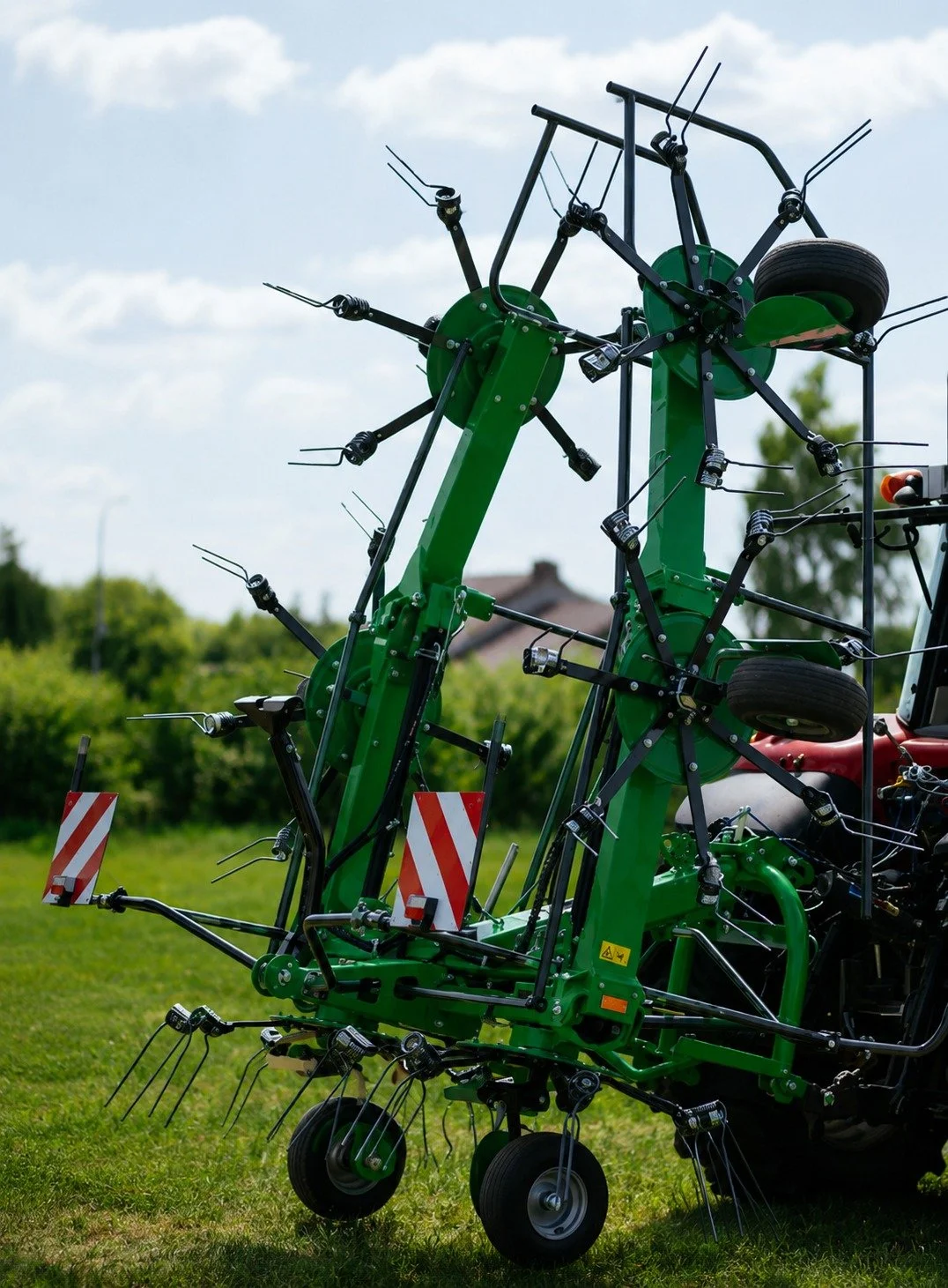 IT-ZKP-770 6 Rotor Tedder 7.7mtr - Pic.1.jpeg
