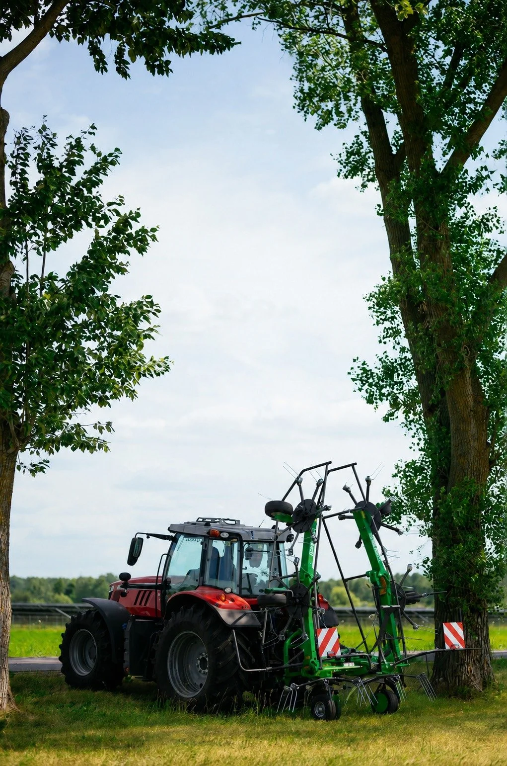 IT-ZKP-770 6 Rotor Tedder 7.7mtr - Pic.2.jpeg