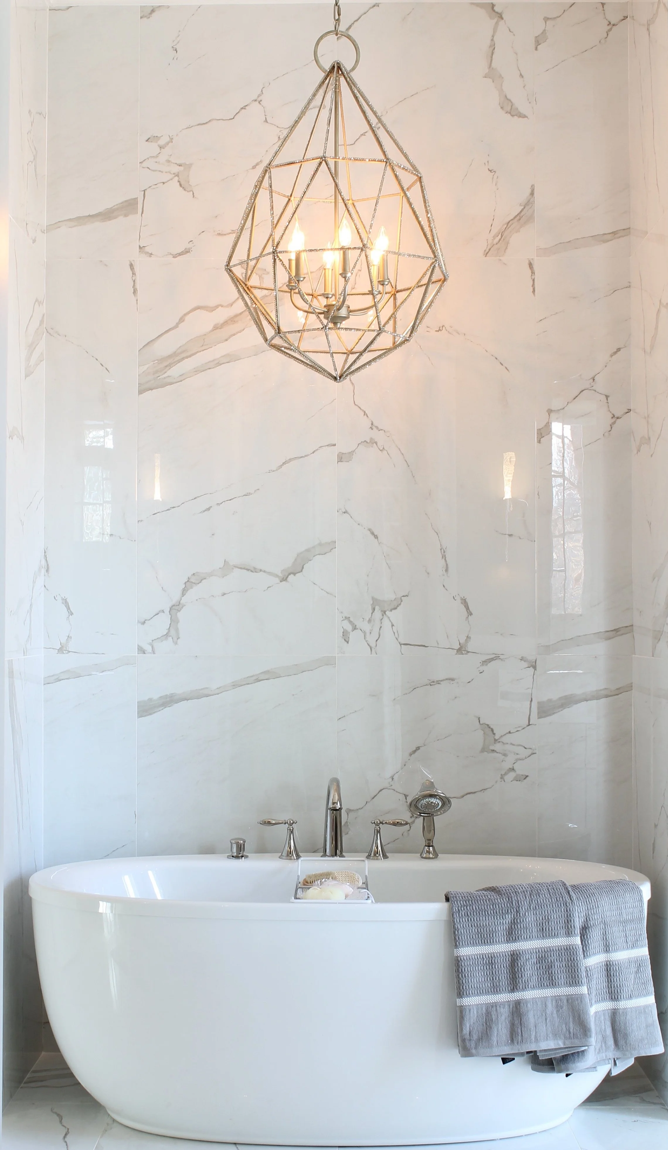 master bathroom bathtub