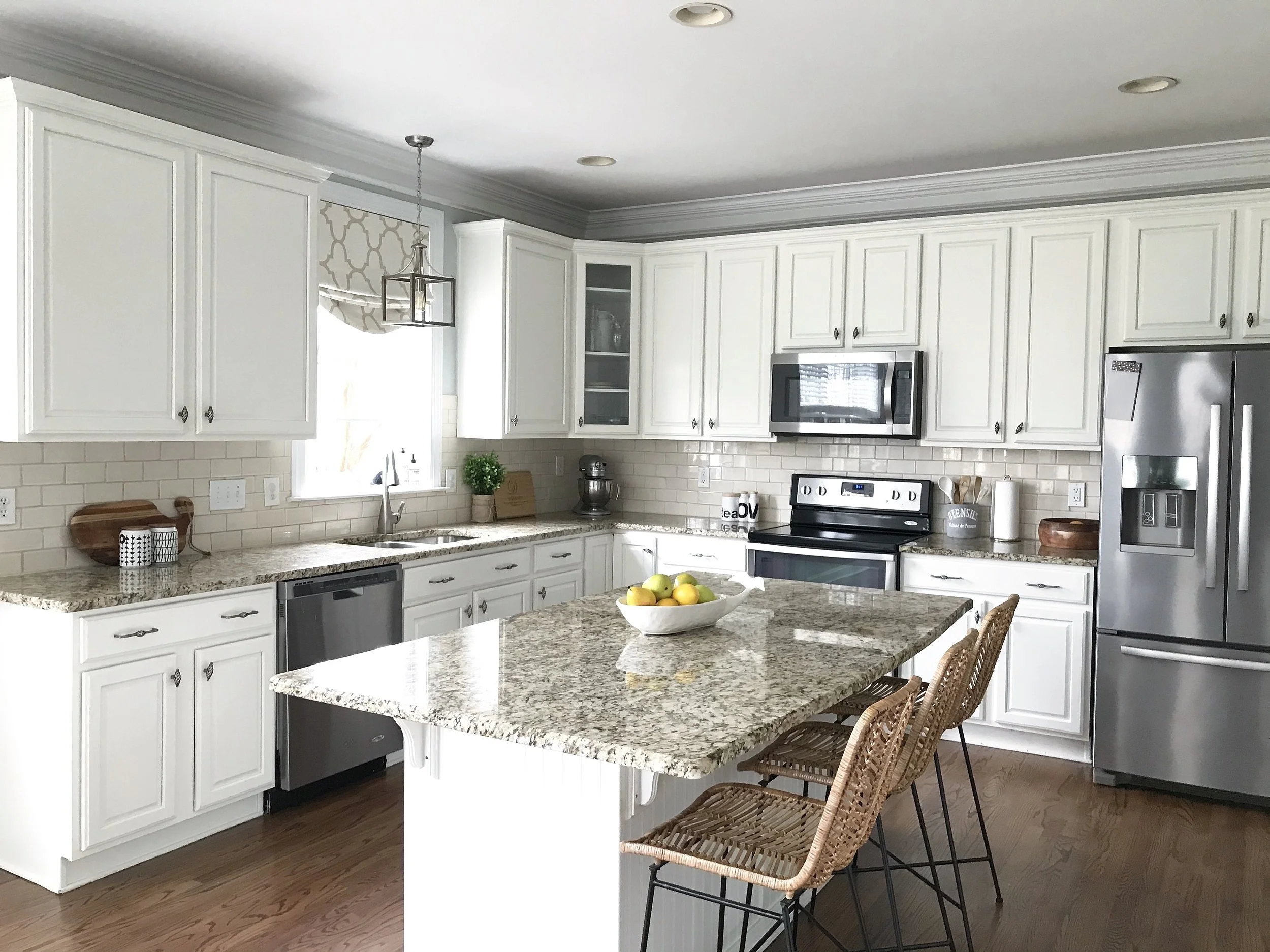 Kitchen with island
