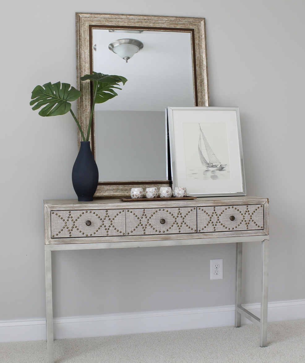 Console table mirror decor