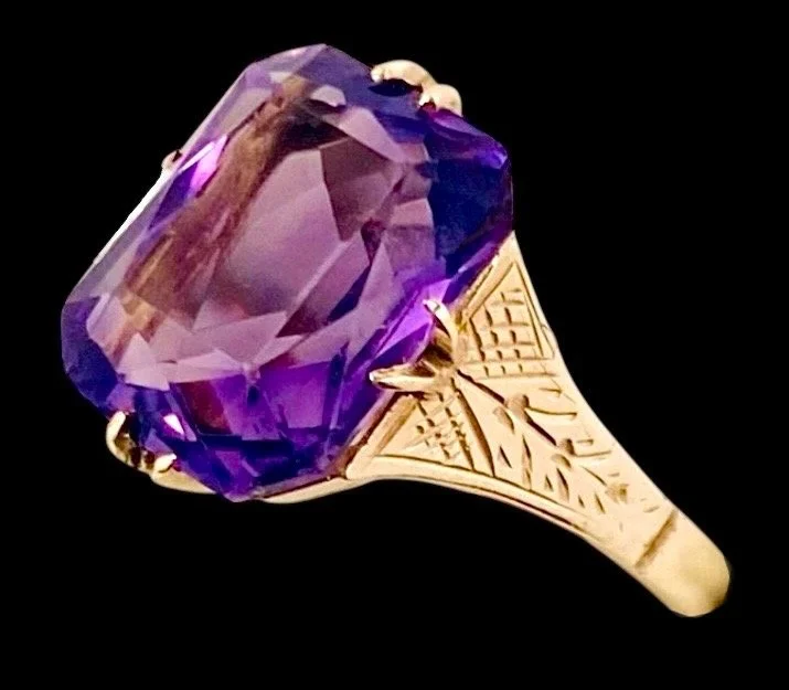 Antique 9ct Gold and Natural Amethyst Ring