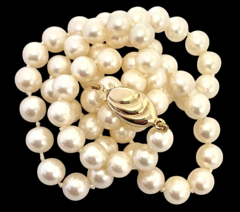 Classic Vintage Freshwater Pearl Necklace With 9ct Gold Clasp, in Excellent Condition