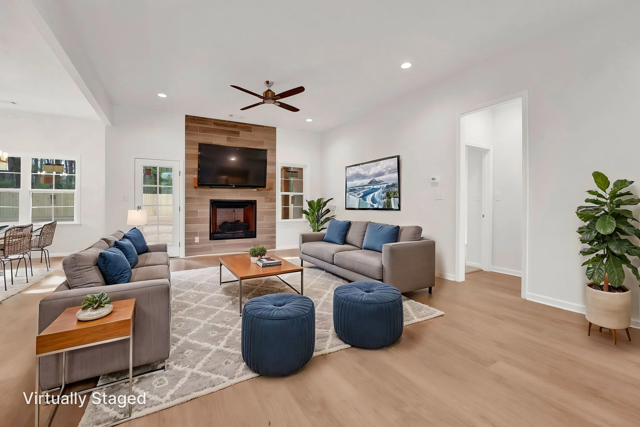 44-web-or-mls-74E01280 virtually staged.jpg
