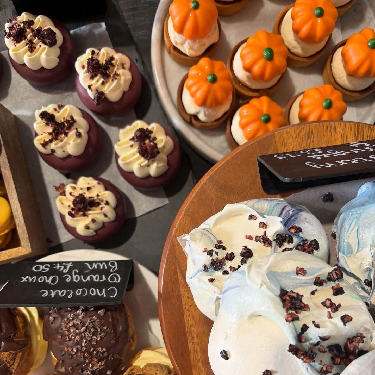 Join us on this gorgeous, albeit a bit windy, day at @creake_abbey ! ☀️ 

We have a display full of yumminess and can&rsquo;t wait to see you! ❤️

#hestiapatisserie #creakeabbey #creakeabbeyfarmersmarket #norfolk