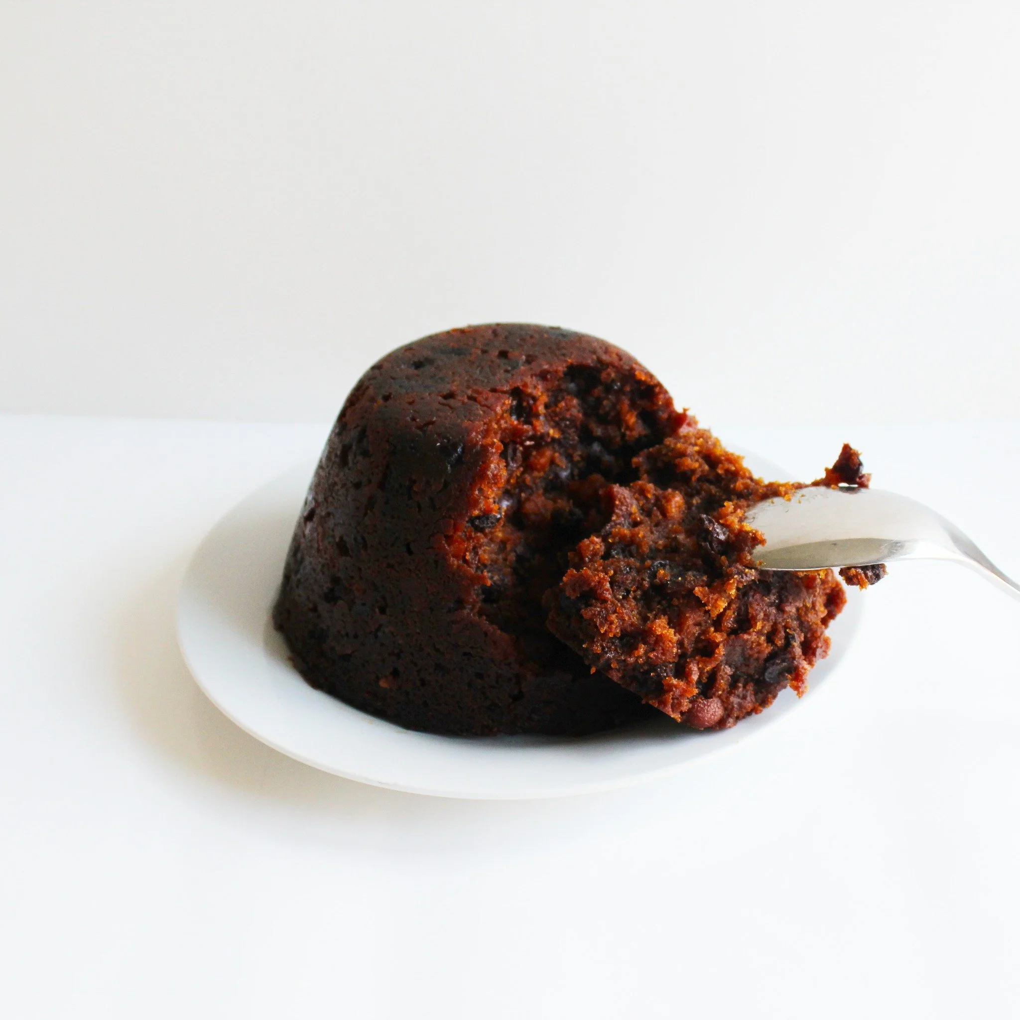 Classic Christmas Puddings 🍏

Christmas Puddings will be available at all our market events from 22nd November! 🎄

Our Christmas Puddings are jam packed with juicy Bramley apples, dried fruits, almonds, citrus flavours, festive spices, stout, calva