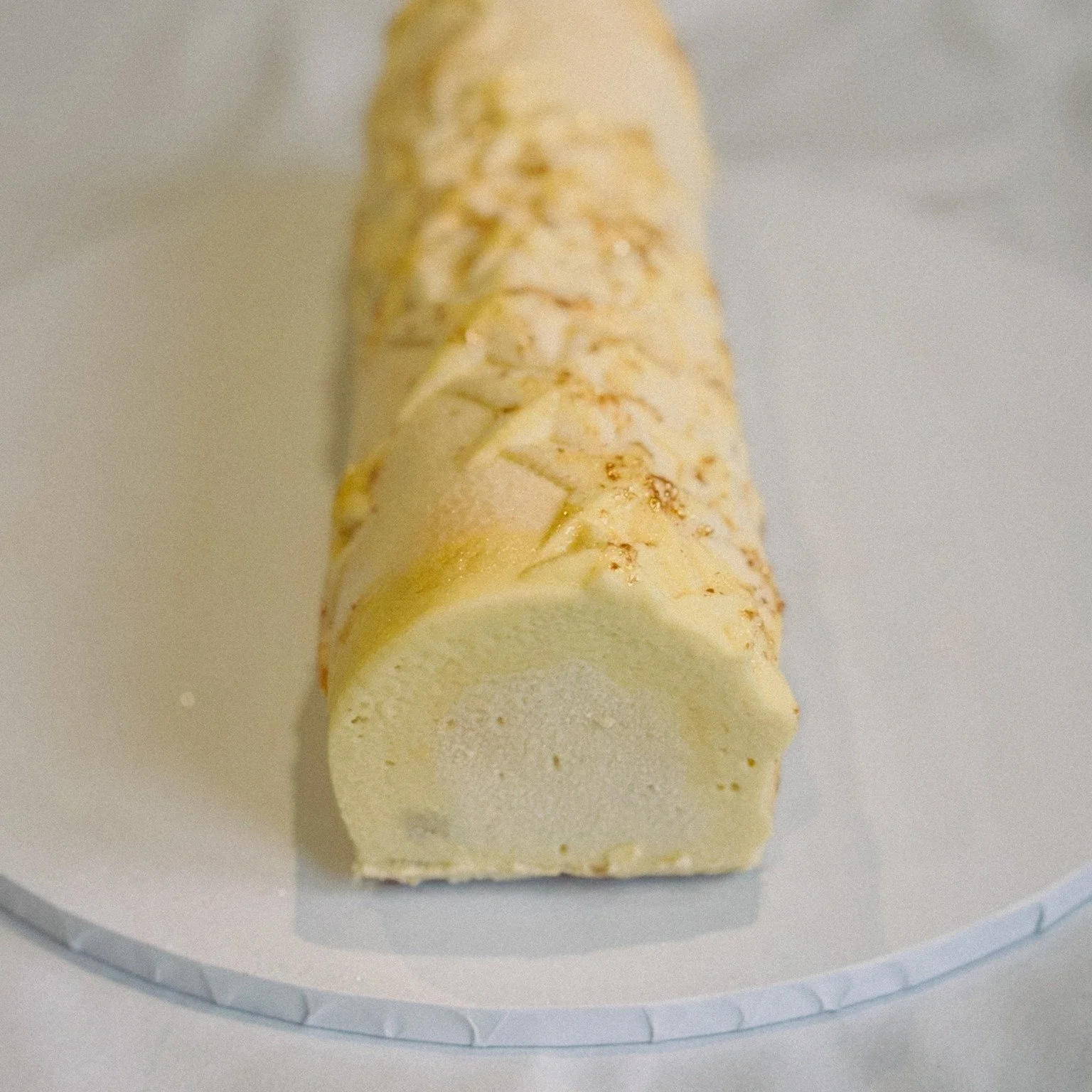 Salted Caramel, Hazelnut, Baileys Buche Noel? ✨

Yielding 10-12 generous portions this delicously naughty dessert is sure to please anyone with a sweet tooth! 🎅

Layers of baked salted caramel, whipped Baileys ganache, hazelnut namelaka, hazelnut cr