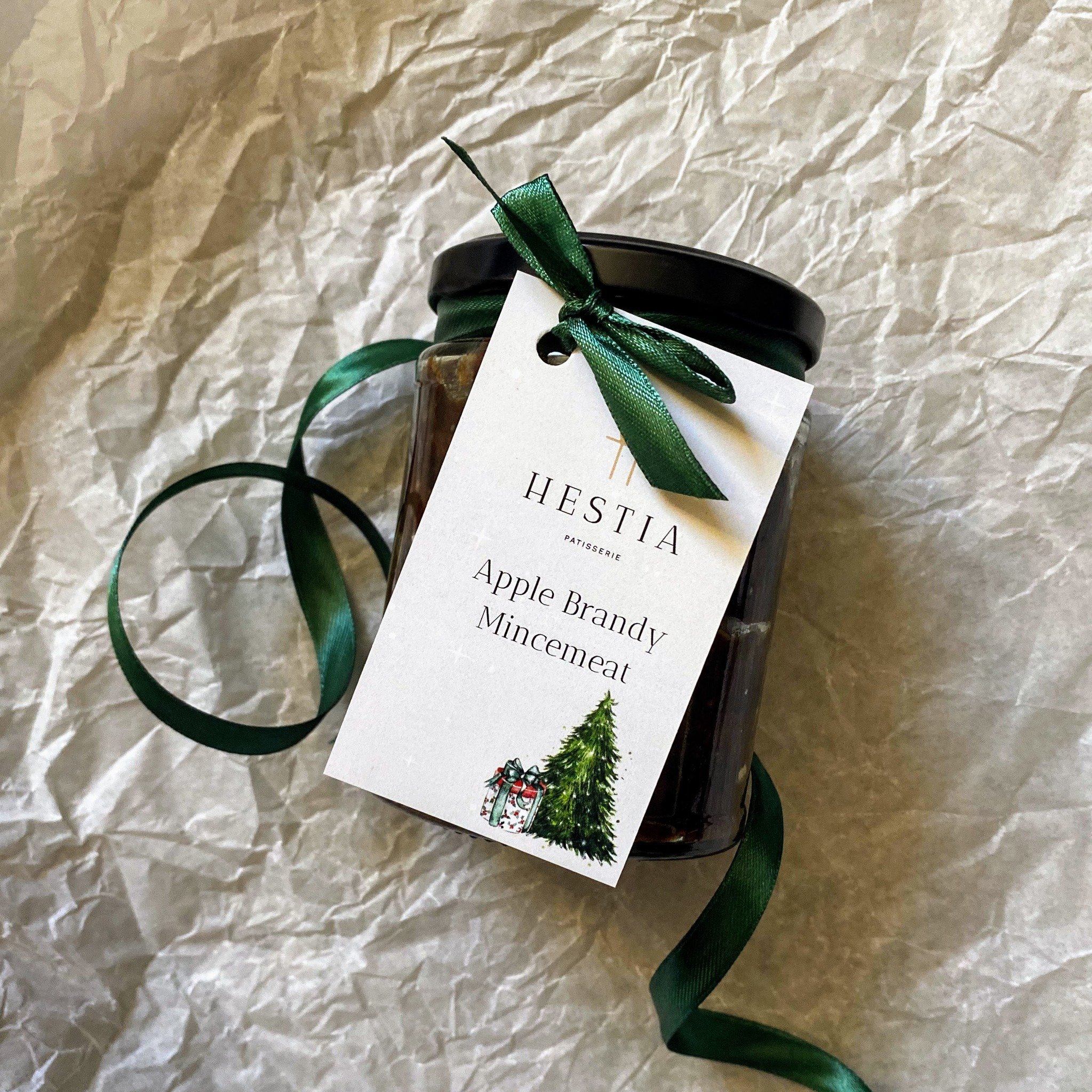 Apple Brandy Mincemeat 🍏🥃🥧🎄

Our Mincemeat is full to the brim with bramley apples, almonds, spices, oranges, lemons and dried fruits, with a good glug of calvados stirred in for good measure! 🤩

Perfect for filling Mince Pies, or if you've seen