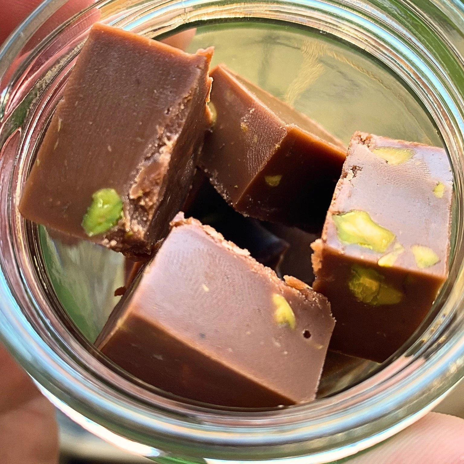 Milk Chocolate Pistachio Fudge Jars 🍫

This creamy fudge has the perfect balance of chocolate and nutty toasted pistachio 🤤

They will be available at all our events for the rest of the year and are ready to pre order now! ❄

These make a lovely gi