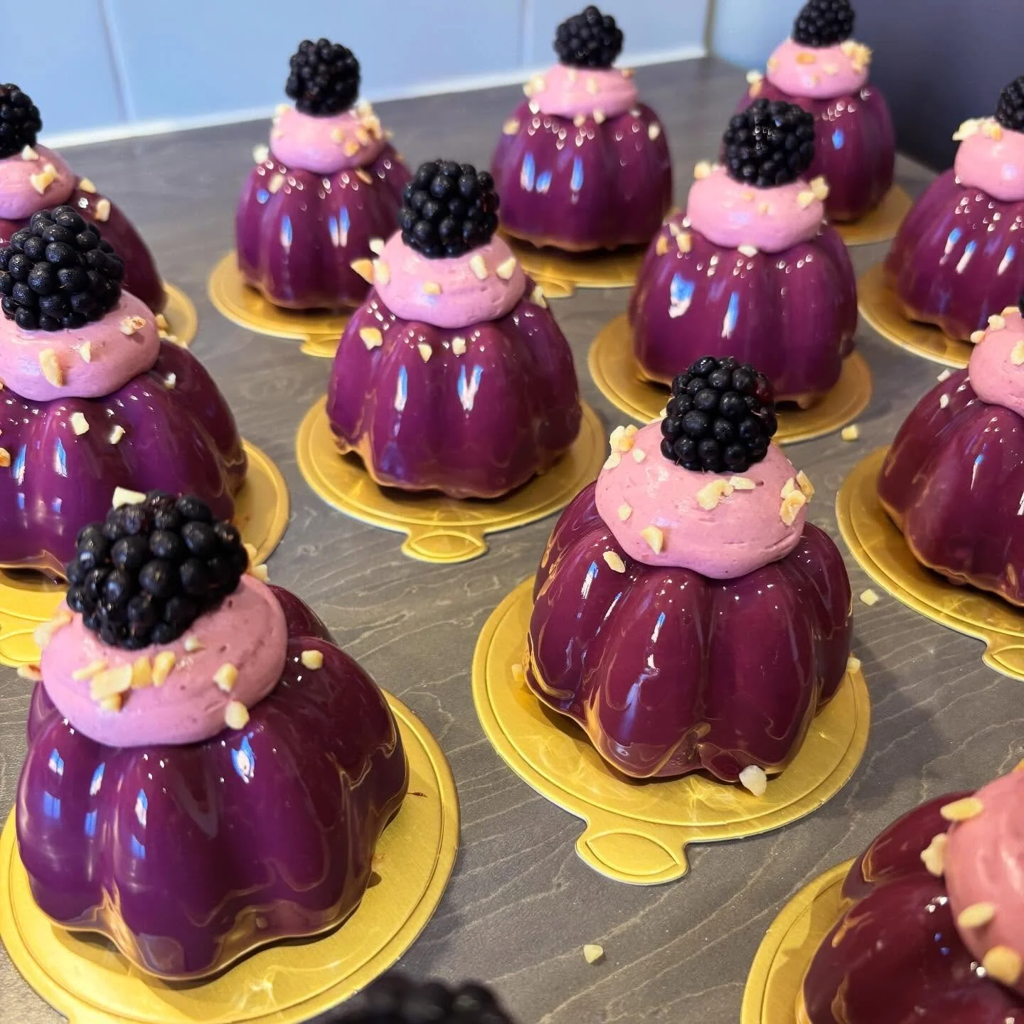Coming out of January&rsquo;s social media hibernation with a throw back to these GORGEOUS Blackberry Hazelnut Entremet 🤤

How have you all been?! I&rsquo;ve missed you! Can&rsquo;t wait to catch up with you next week at the first market of 2026 at 