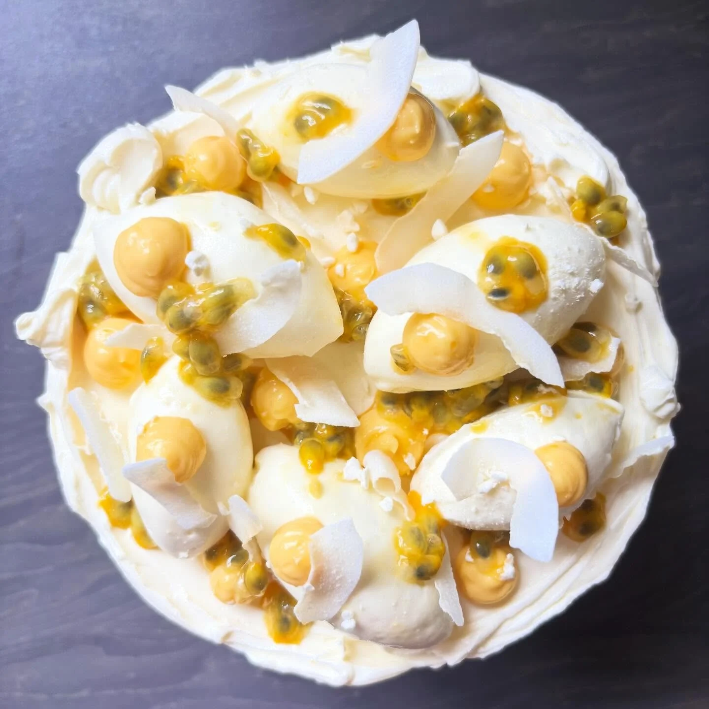 Looking forward to this Coconut Passionfruit cake with a cup of tea this afternoon 🥥 🤤

Coconut sponge, passionfruit curd, coconut Swiss meringue buttercream, flaked coconut, fresh passionfruit, freeze dried passionfruit 😘

Slowly making a new pag