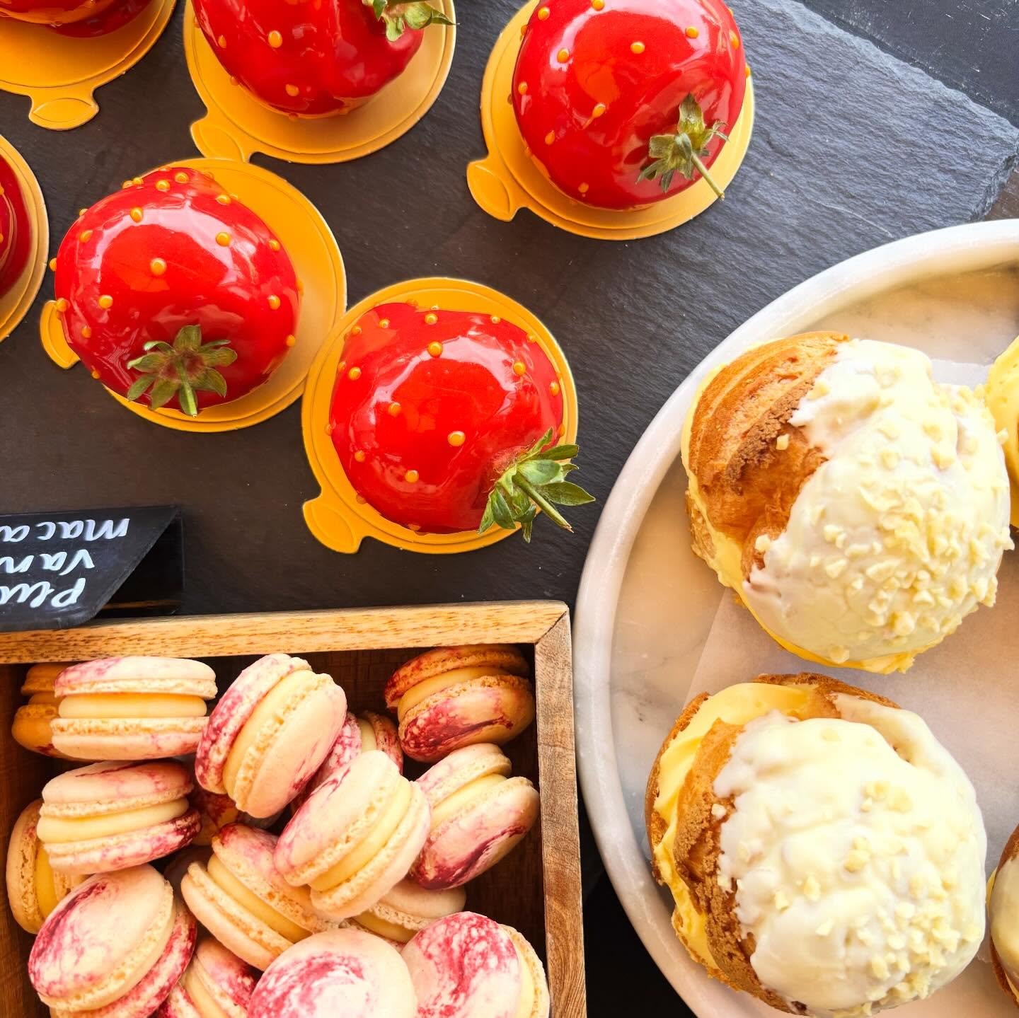 The sun has joined us for what will hopefully be a beautiful day at @holtmarket ☀️ 

The display is full of yumminess including a fresh batch of Strawberry Lemons 🍋 🍓 

#hestiapatisserie #holtmarket #norfolk