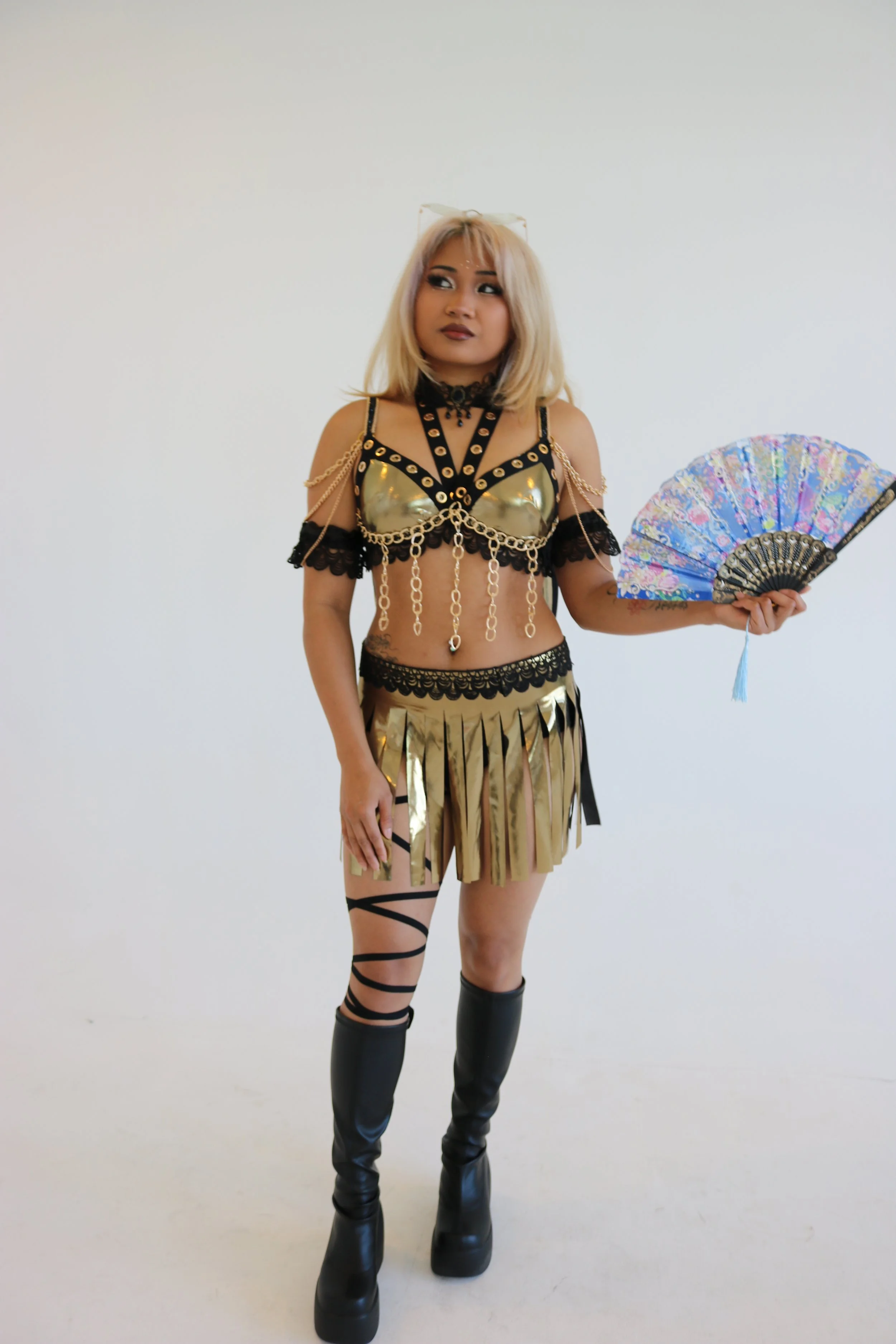 Golden Girl Chérie Rave Set 5.JPG