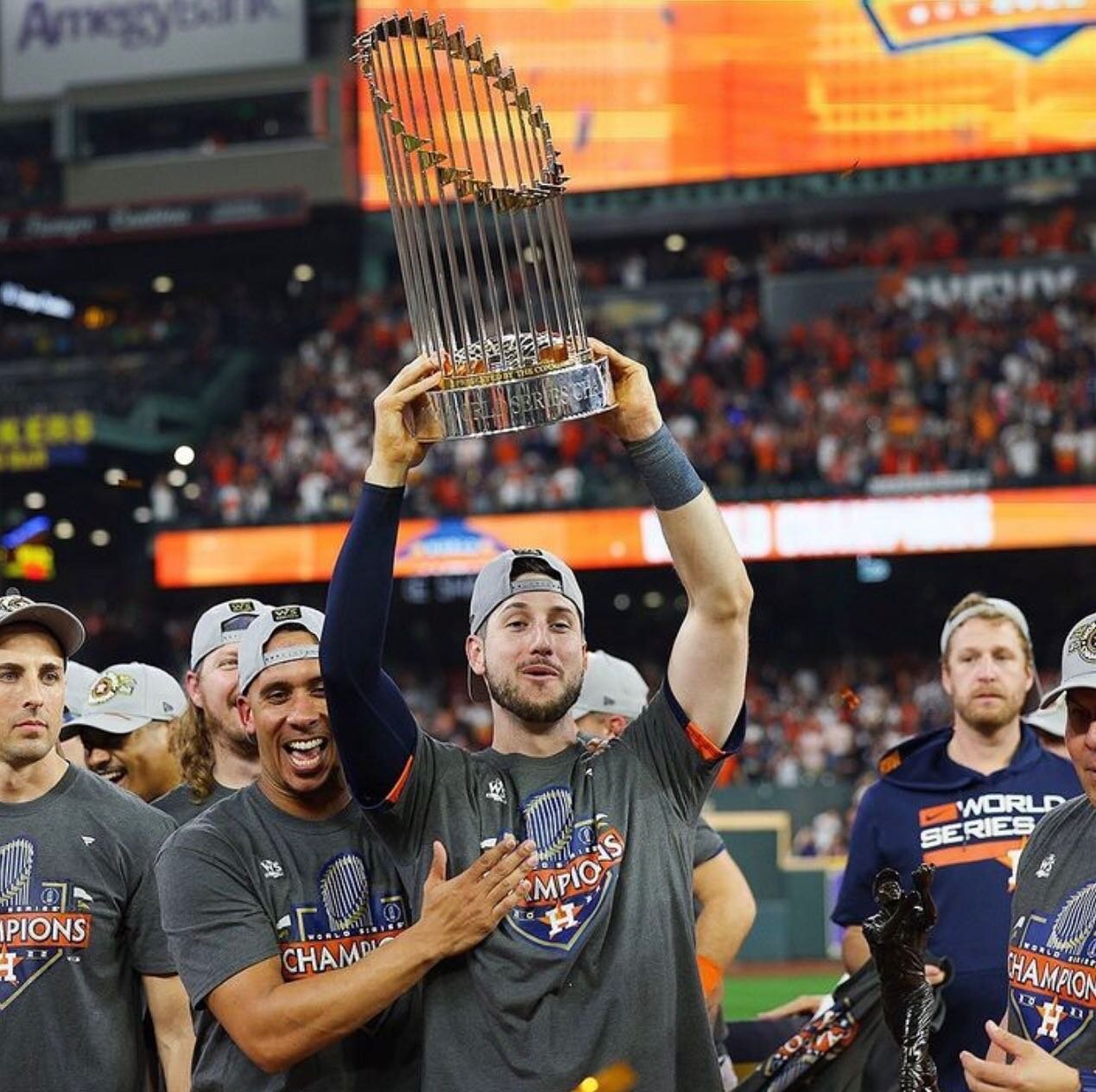 All the feels. 

Congrats @ktuck_30, WORLD SERIES CHAMPS! 🎉👑

#athletesandcauses #fortheh #gostros #worldserieschamps #tuckercares #kyletuckerfoundation #houstonnonprofit