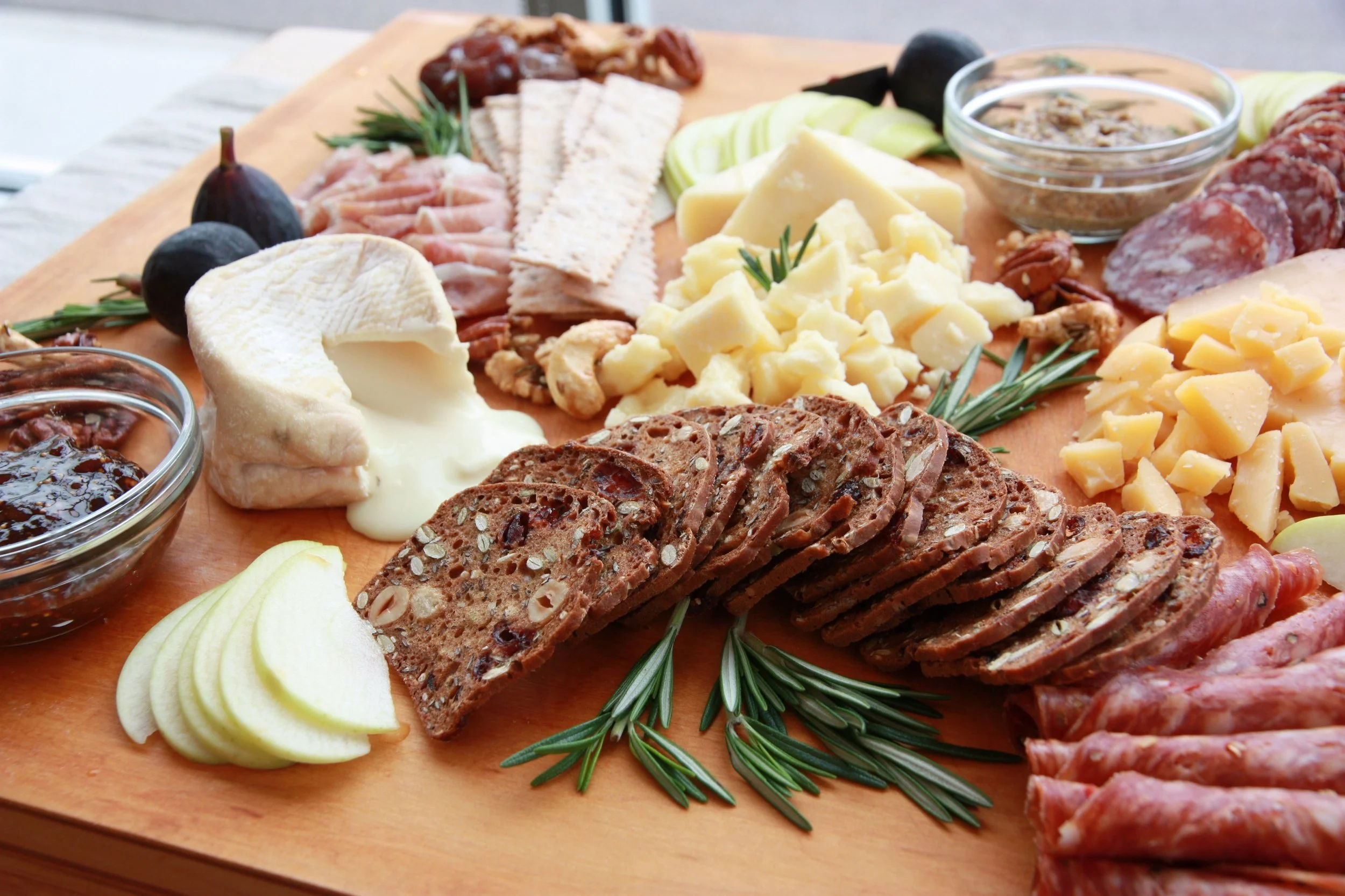 Holiday Entertaining: Charcuterie Boards