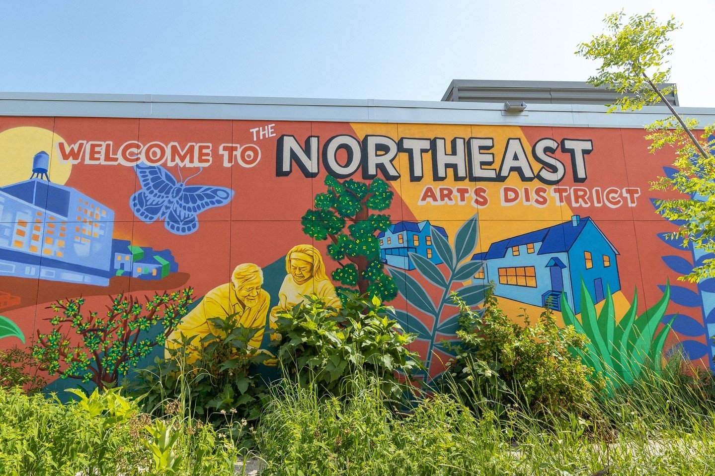 Looking for some inspiration and a glimpse into the vibrant world of art? Check out this article about the @nemplsartsdistrict1! Discover a community of over 1,200 working artists who live, work, and create in a central location and come together to 